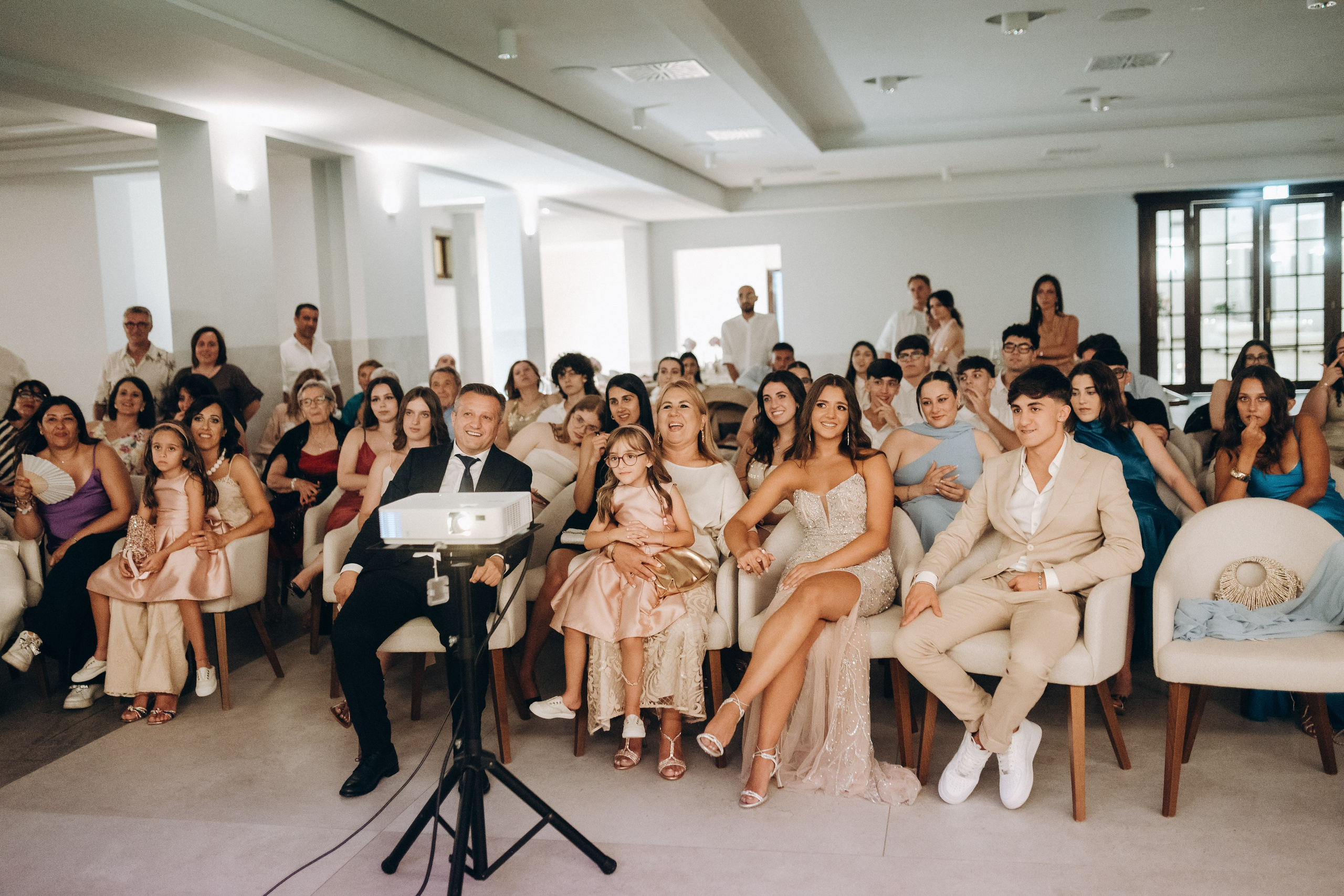 REBECCA. Ciao, benvenuta! Sono Anastasia la vostra fotografa per il matrimonio