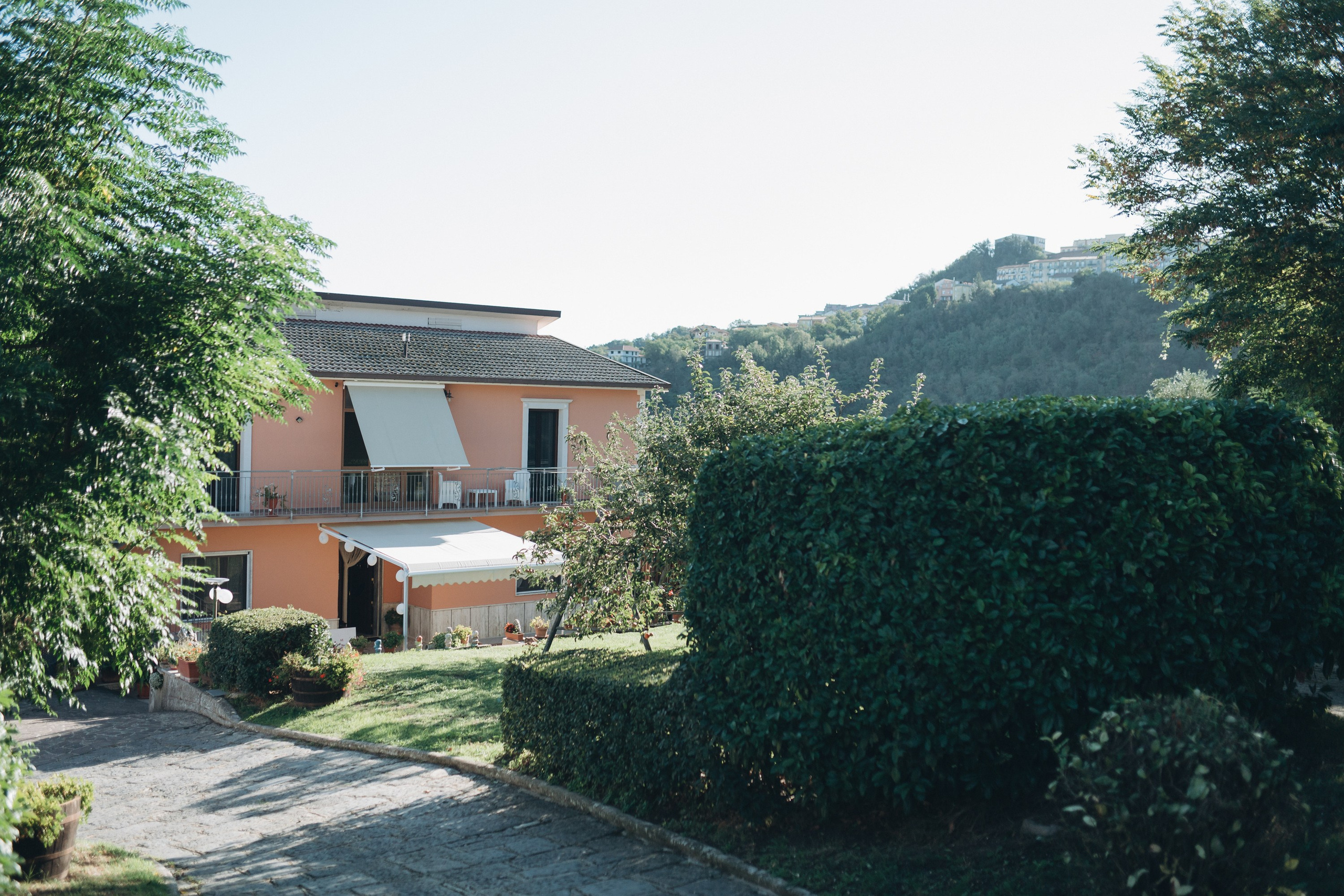 Marilù e Vittorio. Ciao, benvenuta! Sono Anastasia la vostra fotografa per il matrimonio