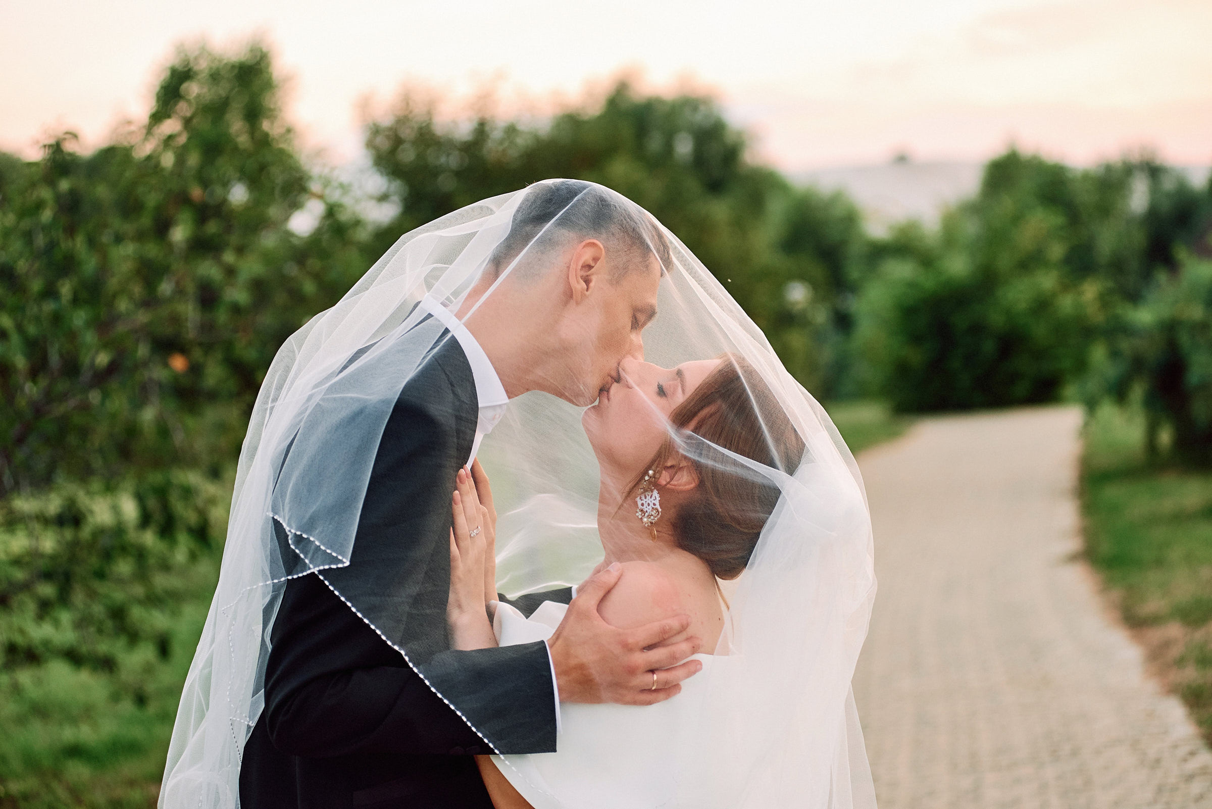 Свадебная съемка летом в Киеве на природе, фотограф Владимир Тачанский. Фотограф на весілля Київ, Хмельницький, Львів. Тачанський Володимир