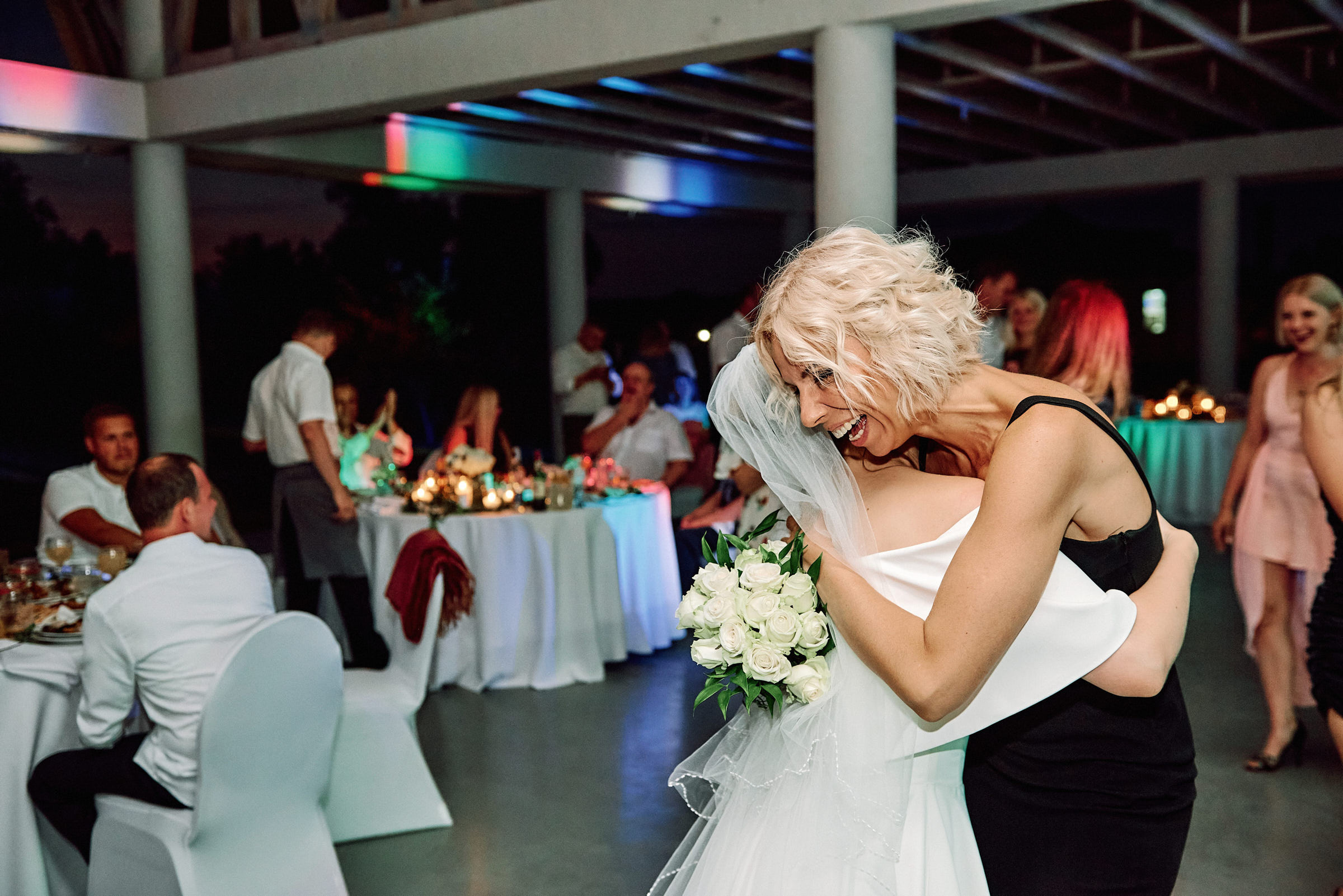 Свадебная съемка летом в Киеве на природе, фотограф Владимир Тачанский. Фотограф на весілля Київ, Хмельницький, Львів. Тачанський Володимир