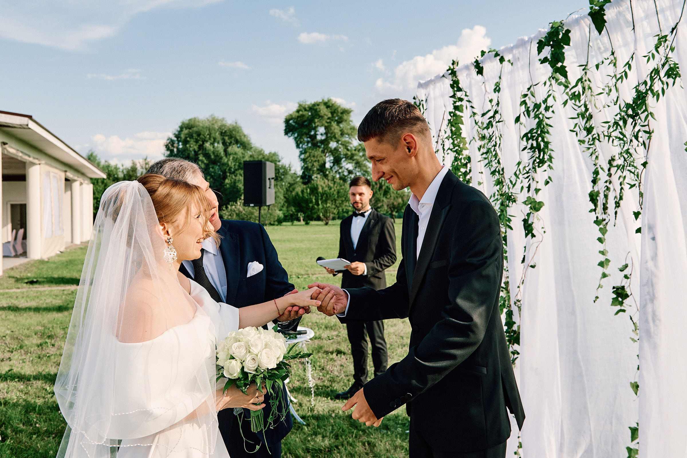 Свадебная съемка летом в Киеве на природе, фотограф Владимир Тачанский. Фотограф на весілля Київ, Хмельницький, Львів. Тачанський Володимир
