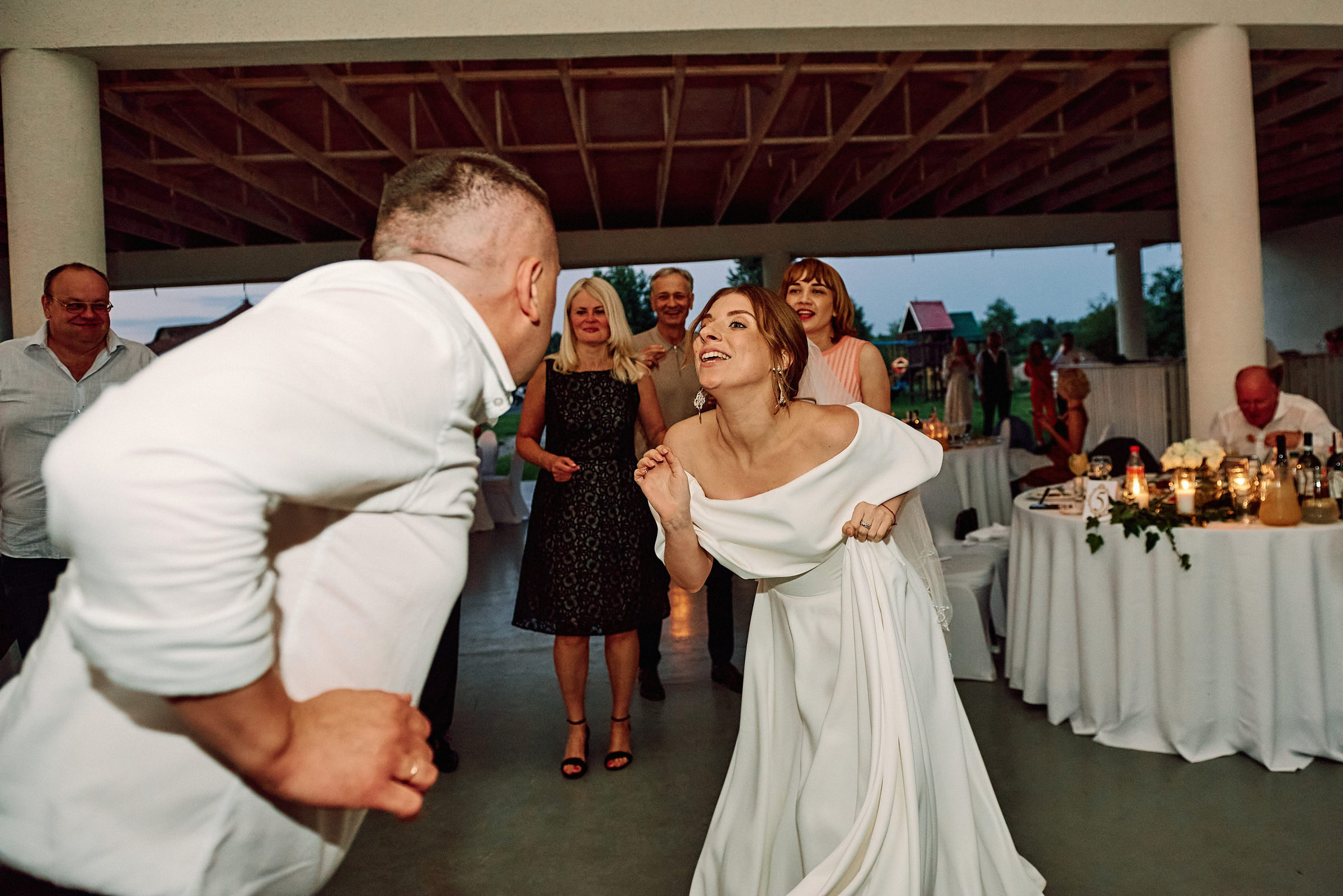 Свадебная съемка летом в Киеве на природе, фотограф Владимир Тачанский. Фотограф на весілля Київ, Хмельницький, Львів. Тачанський Володимир