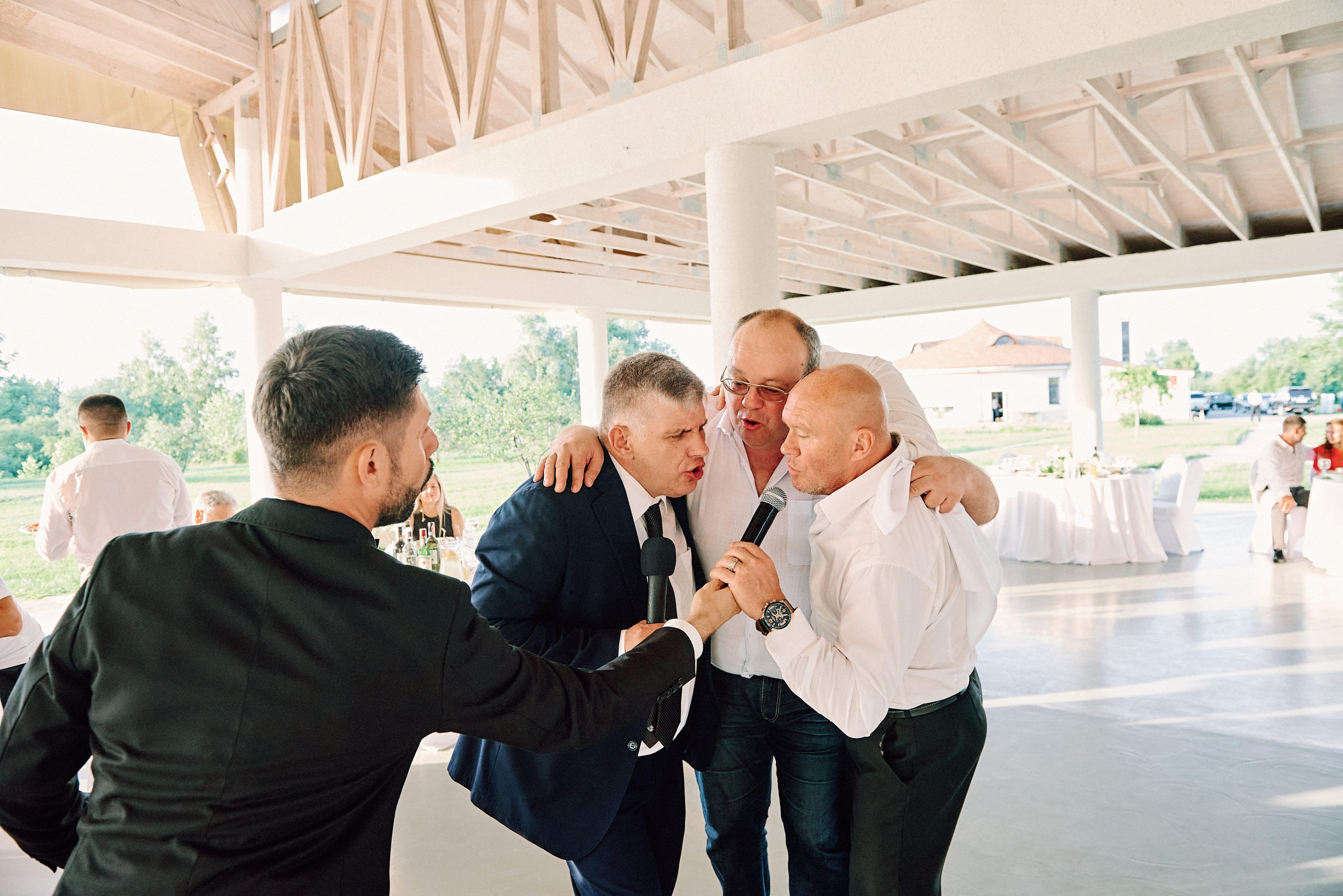 Свадебная съемка летом в Киеве на природе, фотограф Владимир Тачанский. Фотограф на весілля Київ, Хмельницький, Львів. Тачанський Володимир