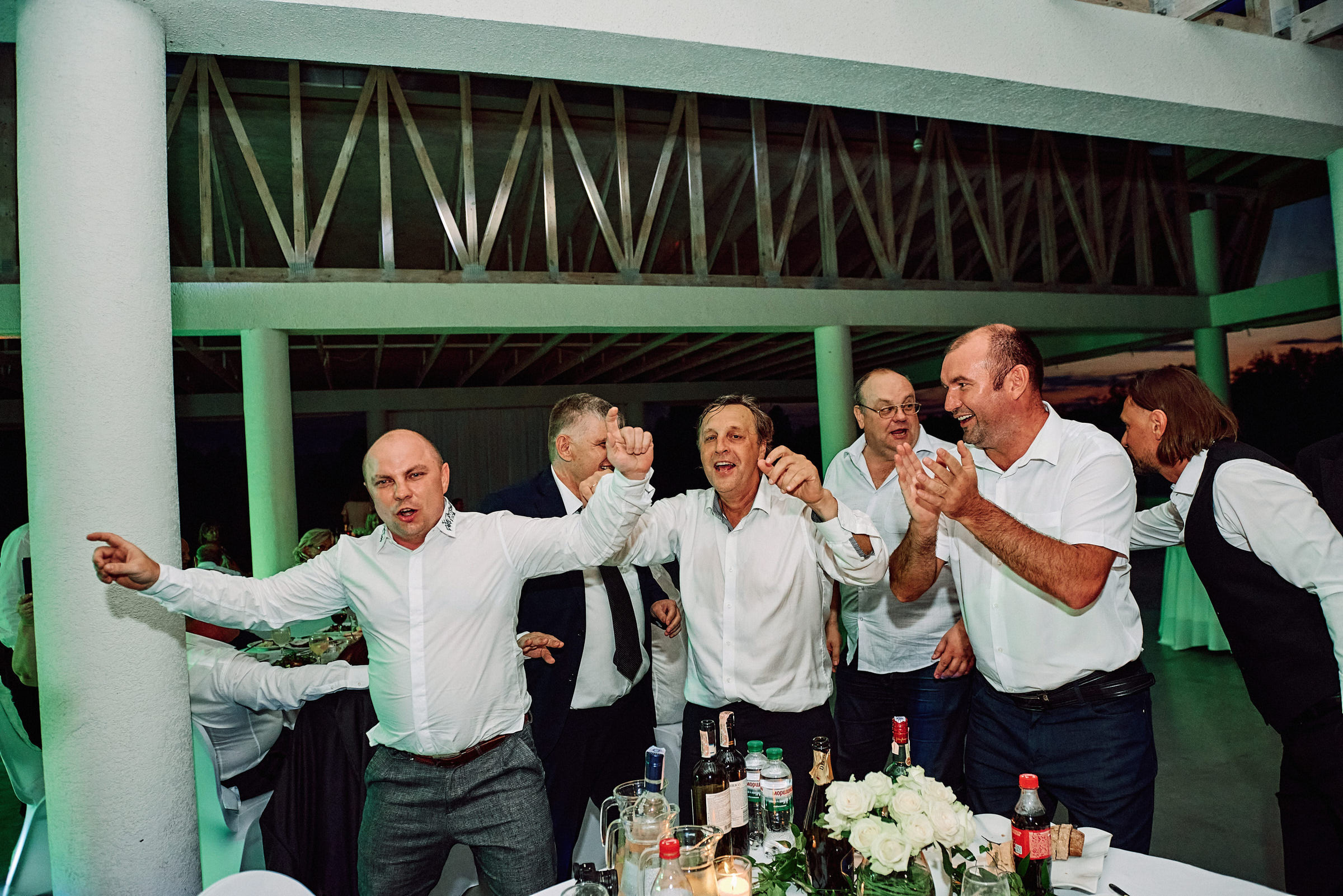 Свадебная съемка летом в Киеве на природе, фотограф Владимир Тачанский. Фотограф на весілля Київ, Хмельницький, Львів. Тачанський Володимир