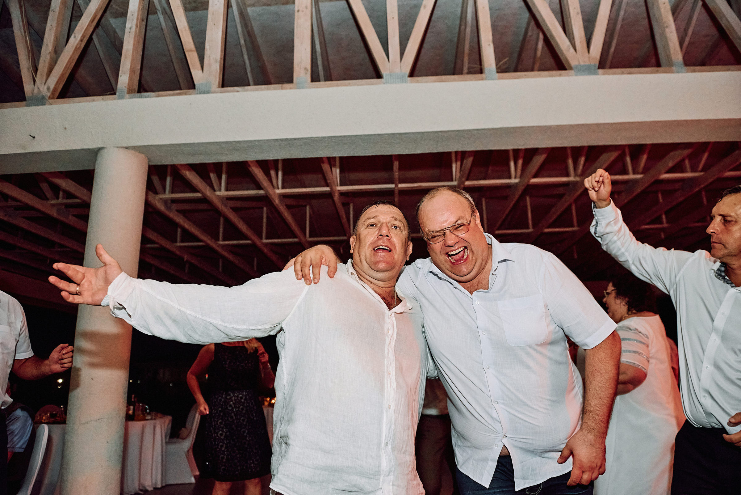 Свадебная съемка летом в Киеве на природе, фотограф Владимир Тачанский. Фотограф на весілля Київ, Хмельницький, Львів. Тачанський Володимир