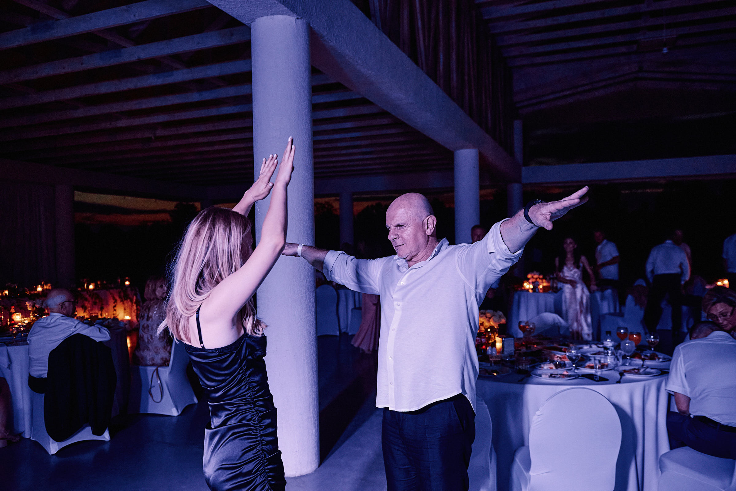 Свадебная съемка летом в Киеве на природе, фотограф Владимир Тачанский. Фотограф на весілля Київ, Хмельницький, Львів. Тачанський Володимир