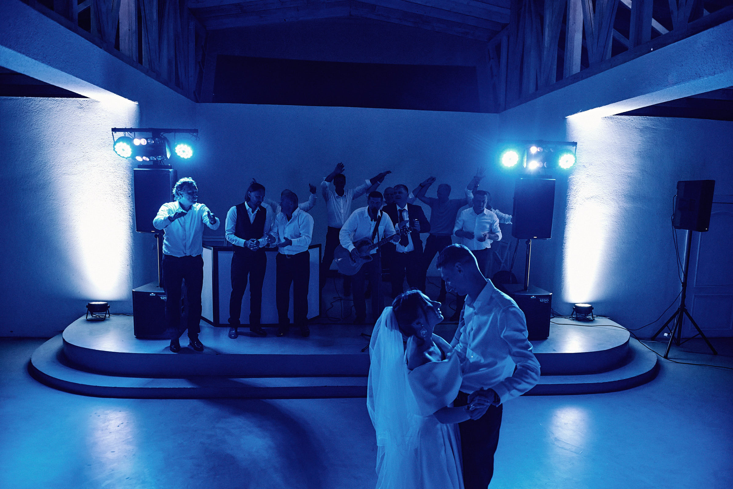 Свадебная съемка летом в Киеве на природе, фотограф Владимир Тачанский. Фотограф на весілля Київ, Хмельницький, Львів. Тачанський Володимир