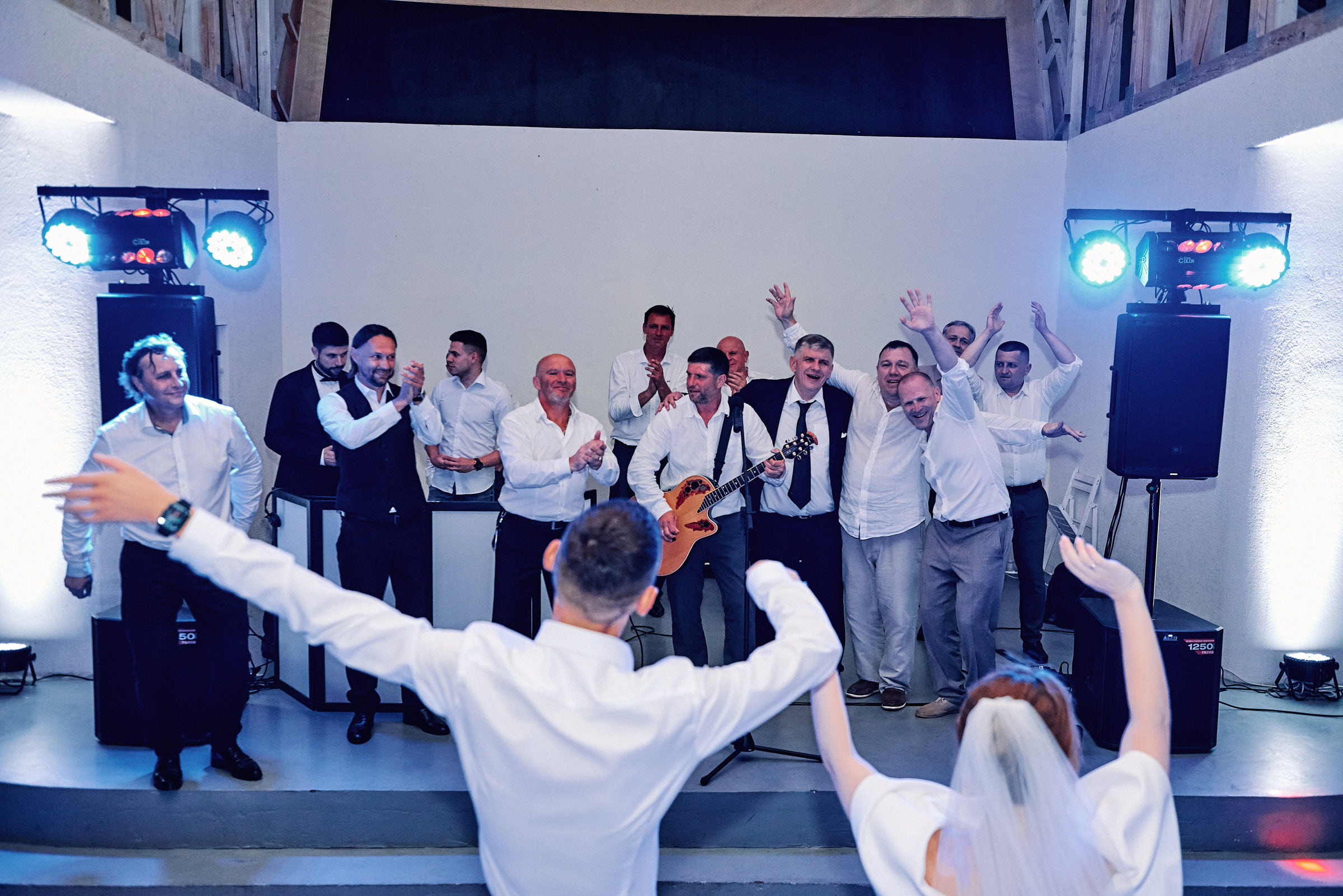 Свадебная съемка летом в Киеве на природе, фотограф Владимир Тачанский. Фотограф на весілля Київ, Хмельницький, Львів. Тачанський Володимир