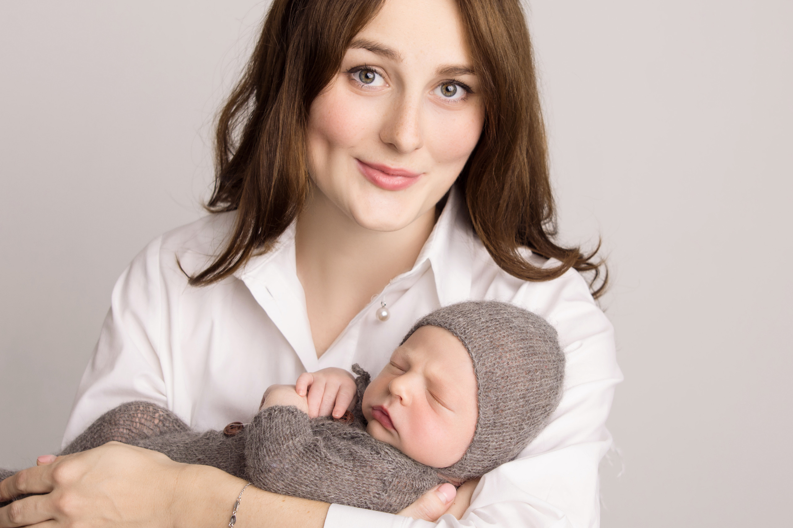 Portrait photography of newborns. Photographer Katia Velich Toronto Oakville GTA