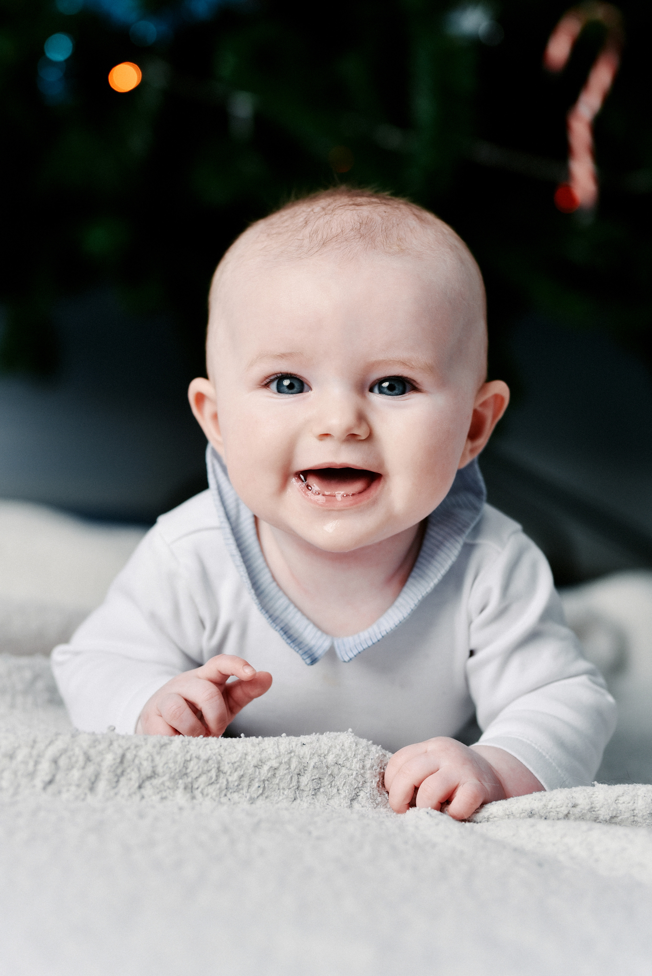 Charlotte and Bryan, At-home photo session. Photographer Katia Velich Toronto Oakville GTA