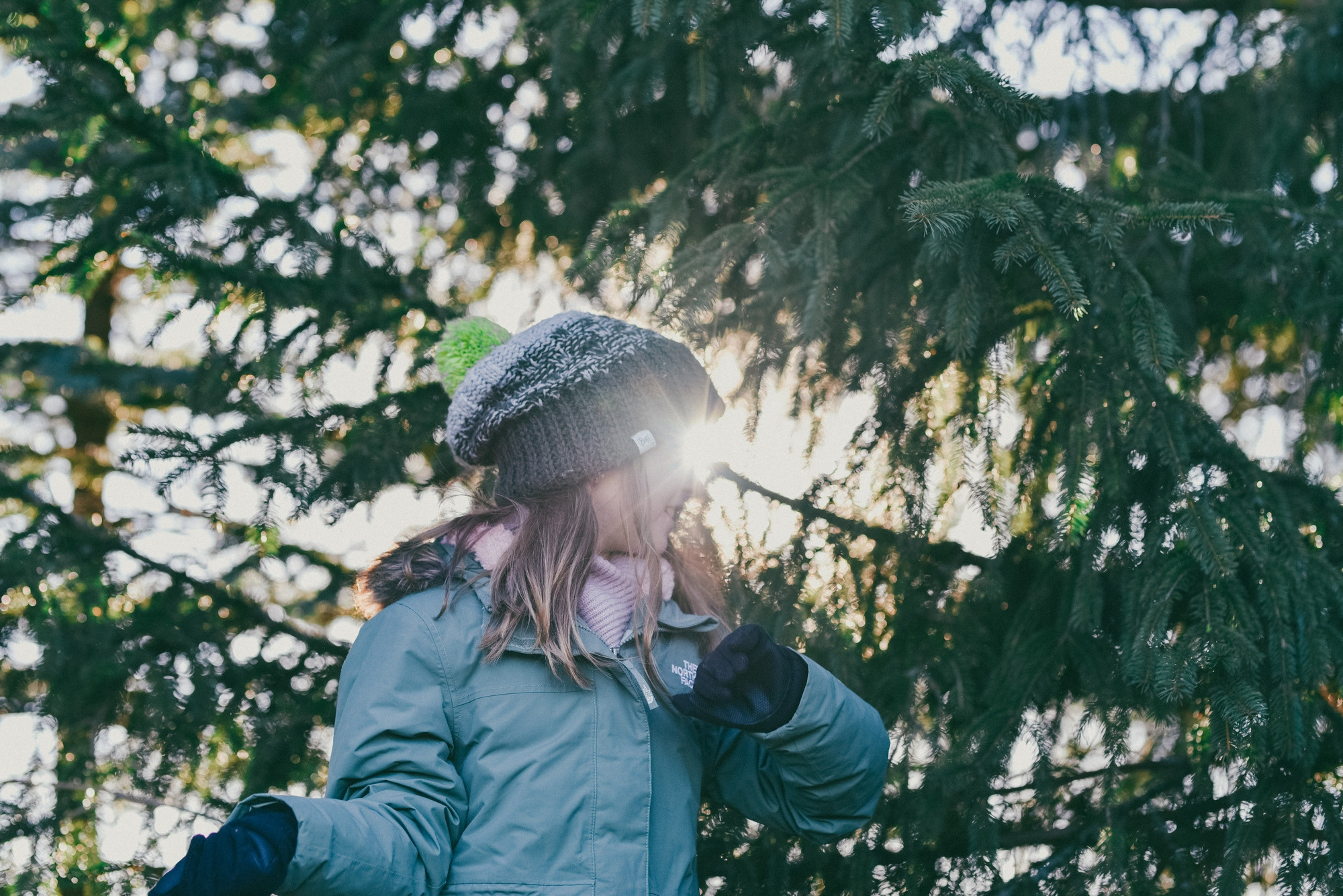 Christmas photo session, tree farm Ontario. Photographer Katia Velich Toronto Oakville GTA