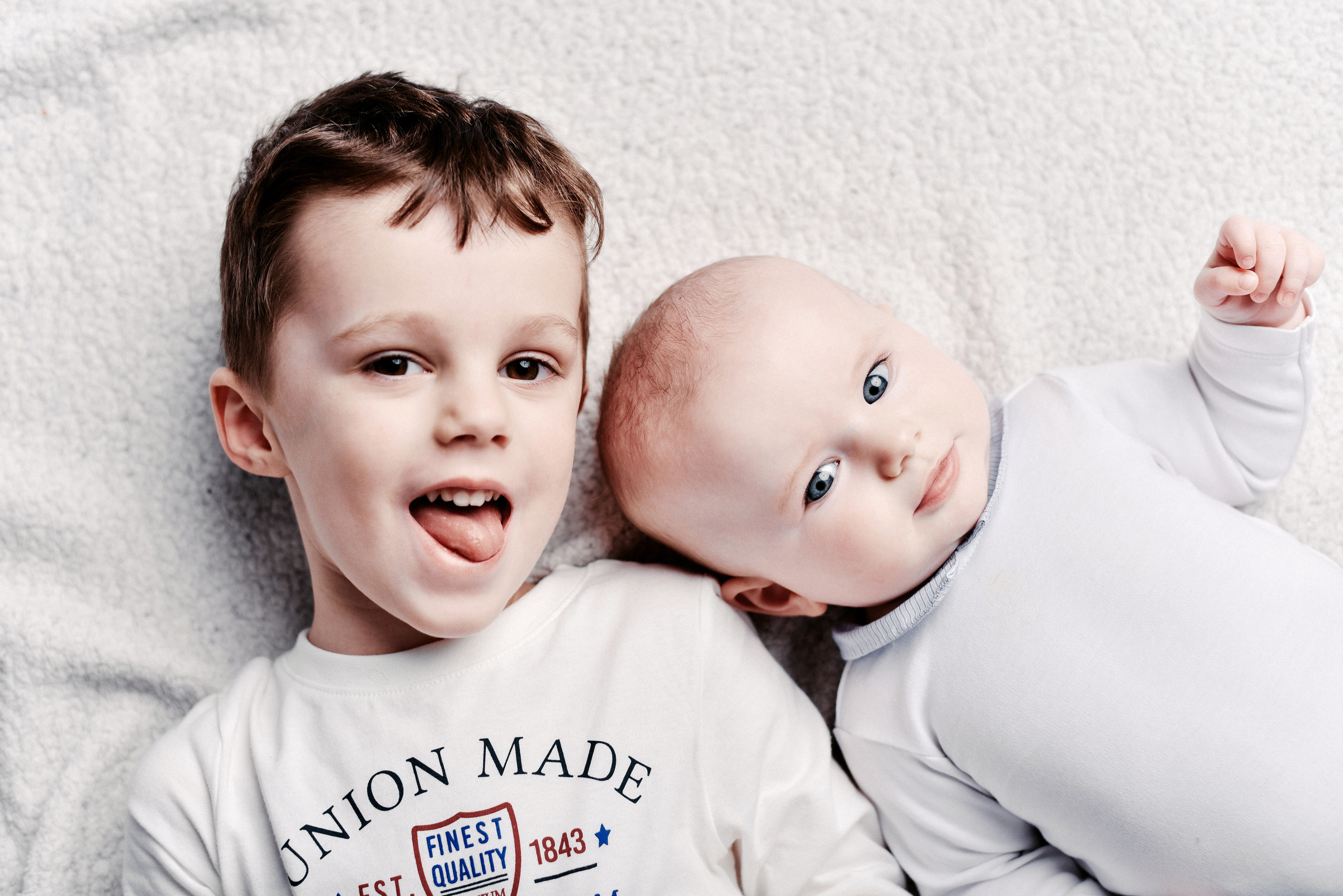 Charlotte and Bryan, At-home photo session. Photographer Katia Velich Toronto Oakville GTA