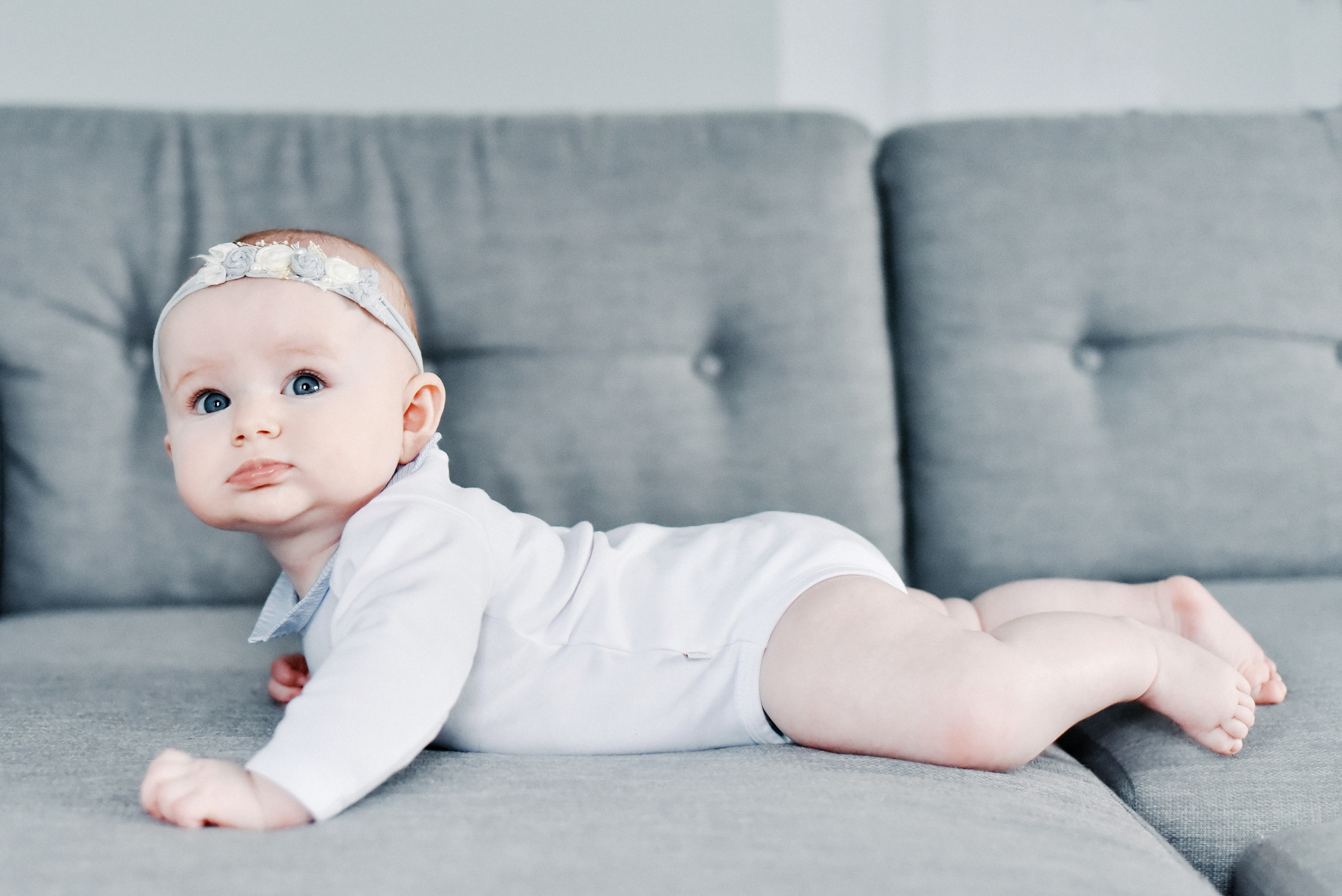 Charlotte and Bryan, At-home photo session. Photographer Katia Velich Toronto Oakville GTA