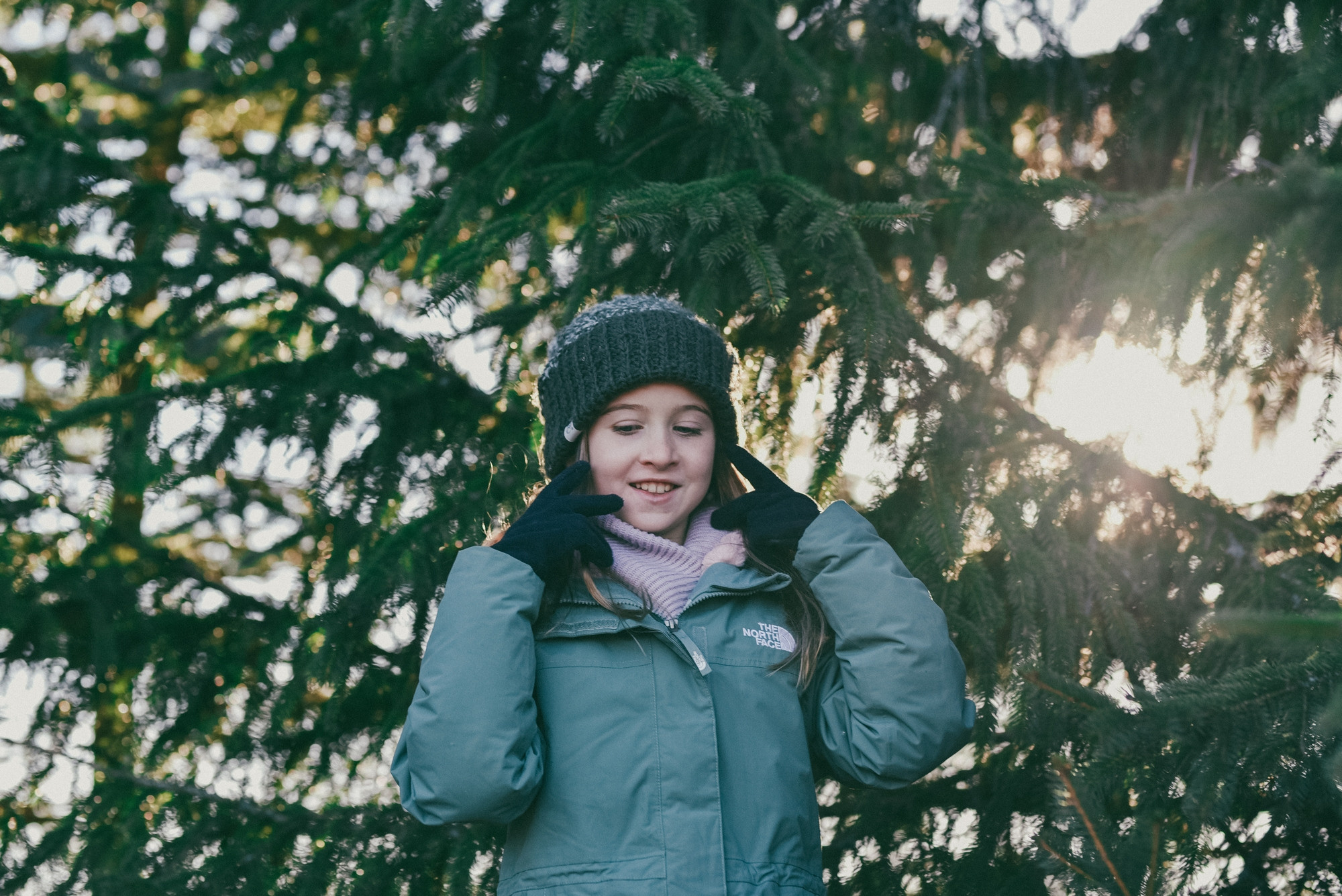 Christmas photo session, tree farm Ontario. Photographer Katia Velich Toronto Oakville GTA