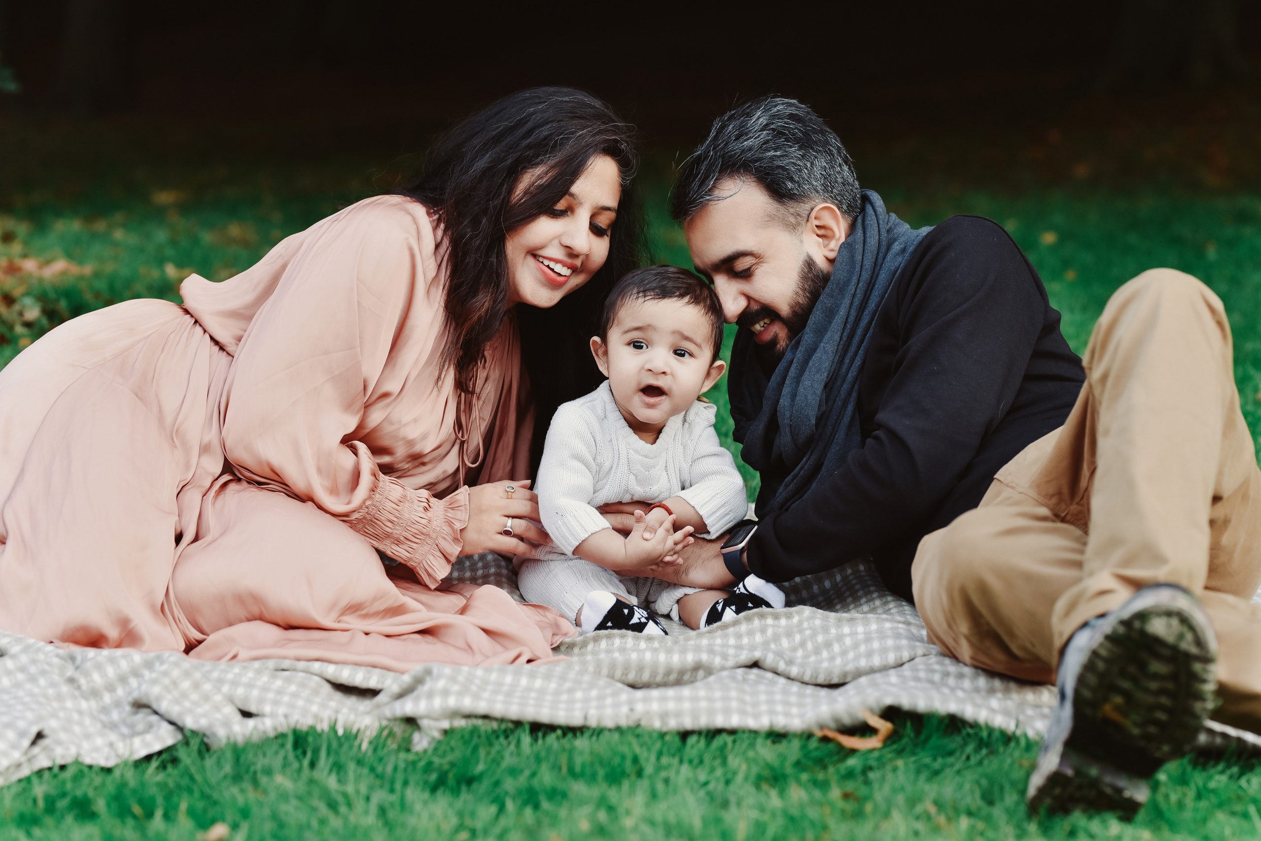 Sonal, Dimpee, Rohan and our little hero Miraan. Photographer Katia Velich Toronto Oakville GTA