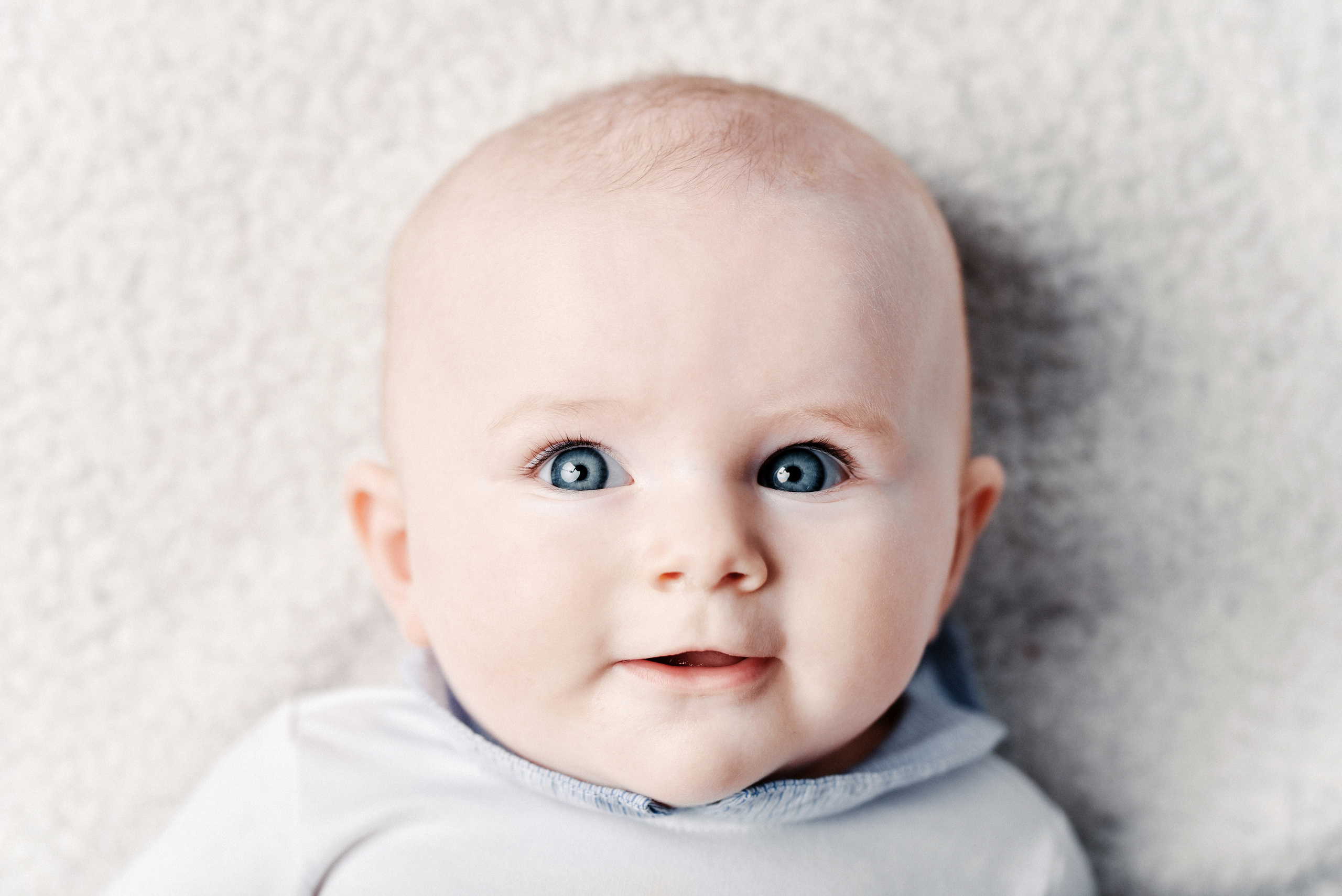 Charlotte and Bryan, At-home photo session. Photographer Katia Velich Toronto Oakville GTA