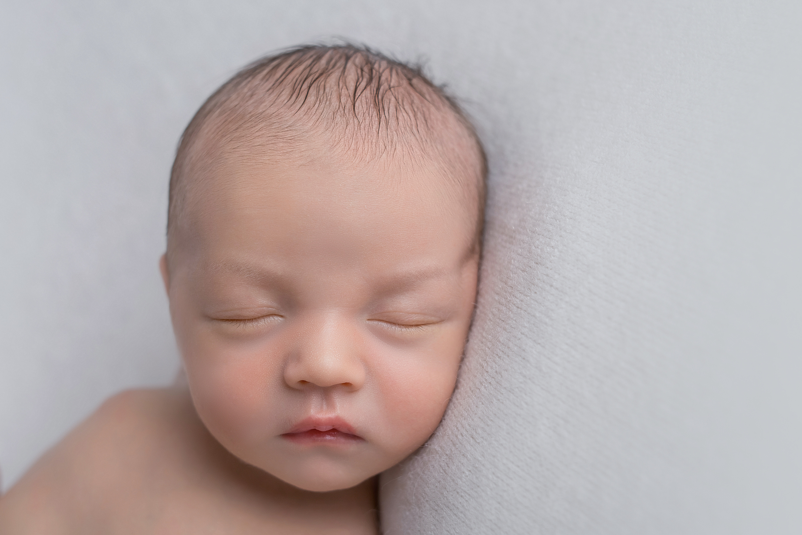 Portrait photography of newborns. Photographer Katia Velich Toronto Oakville GTA