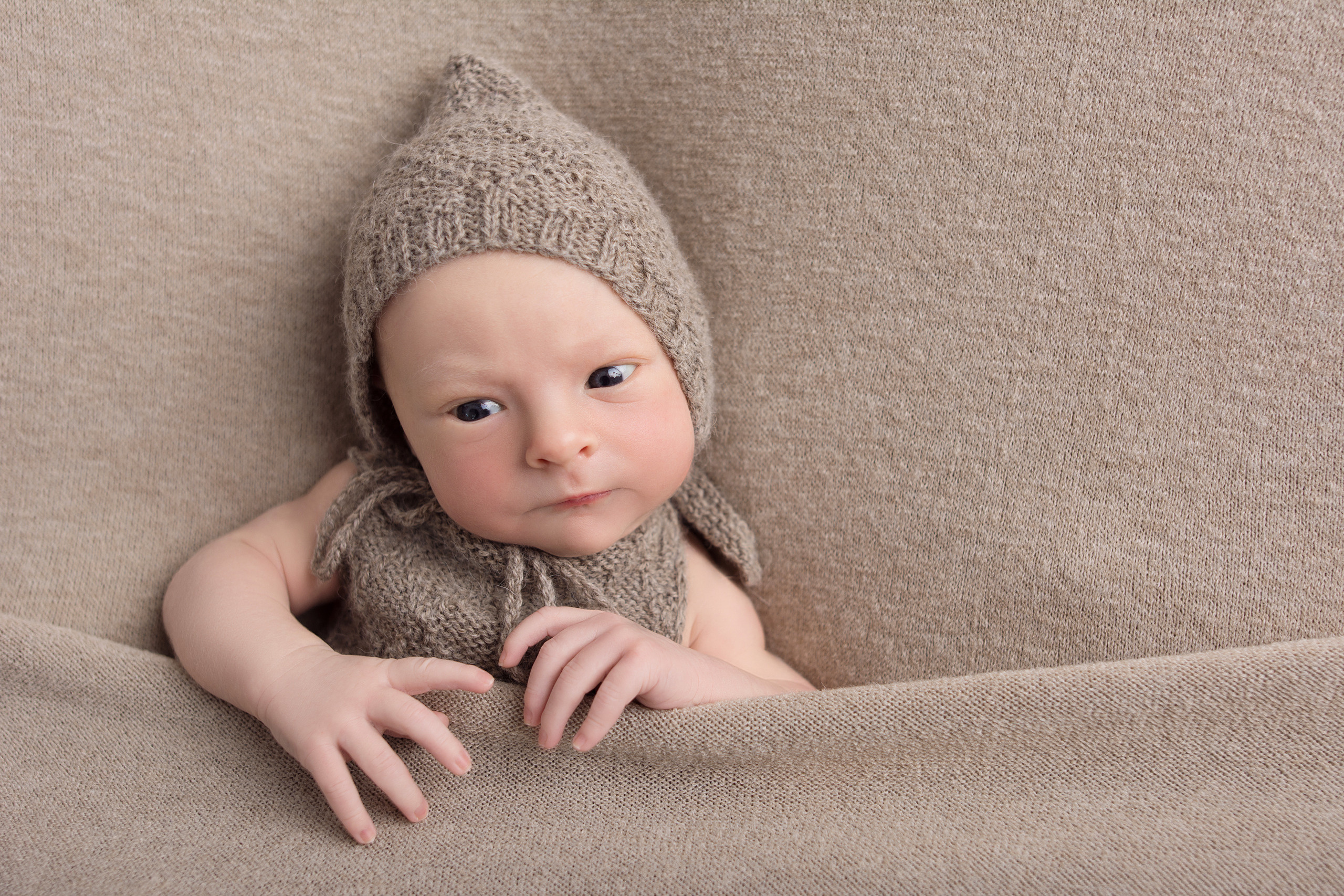 Portrait photography of newborns. Photographer Katia Velich Toronto Oakville GTA