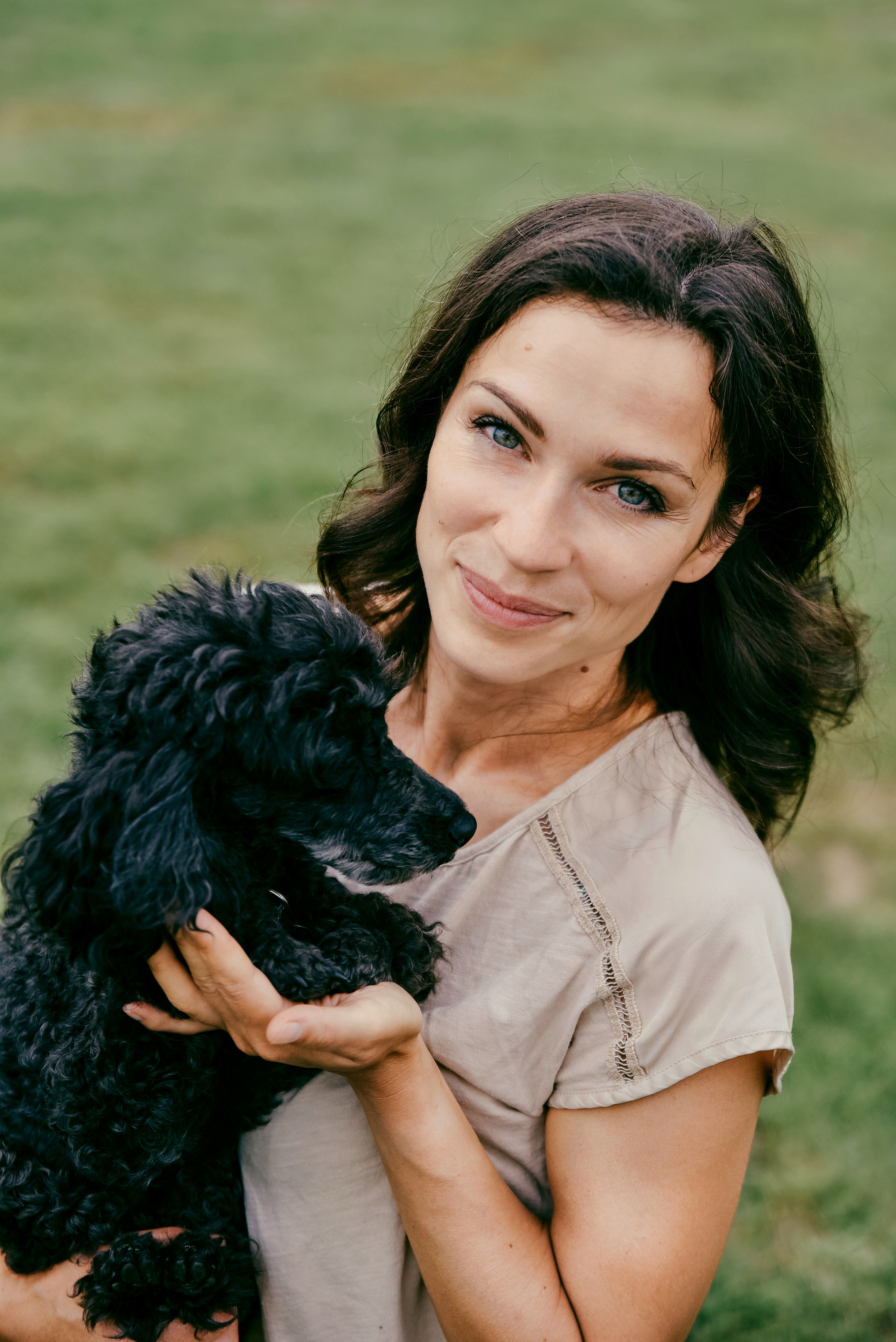 Iulia and Jerry. Photographer Katia Velich Toronto Oakville GTA