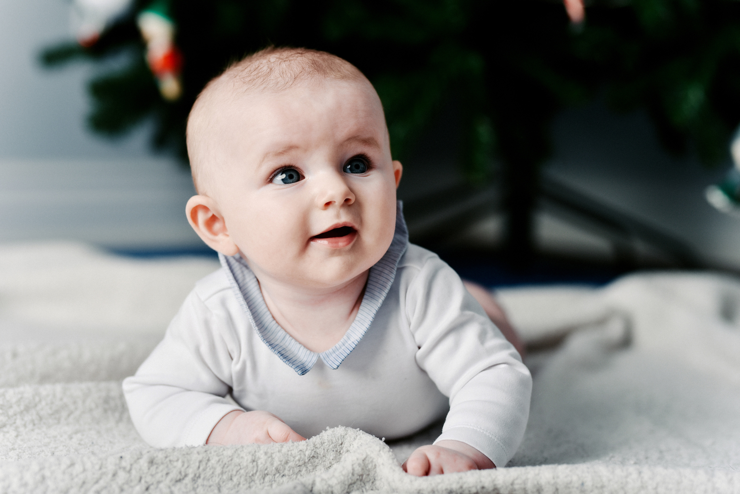 Charlotte and Bryan, At-home photo session. Photographer Katia Velich Toronto Oakville GTA