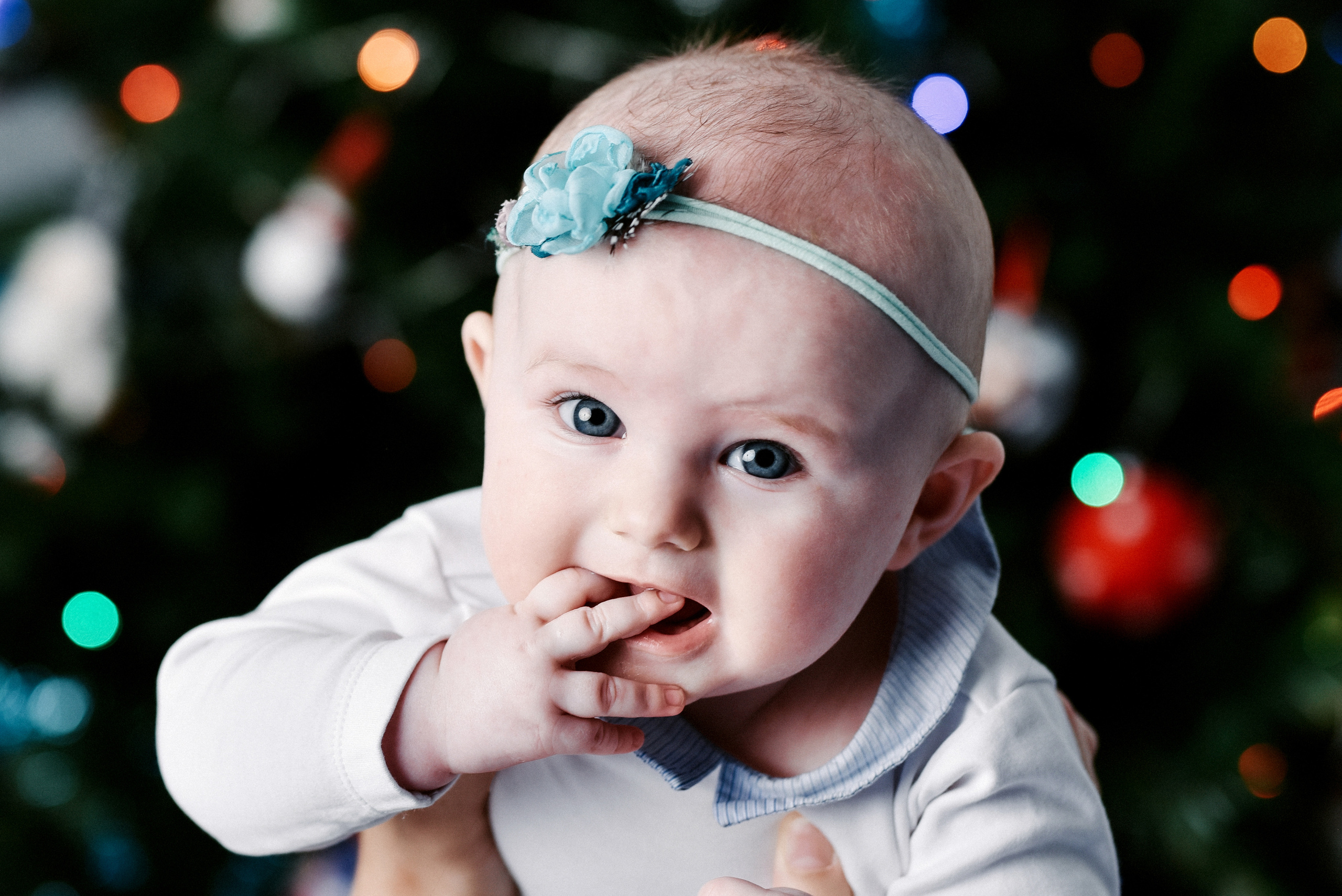 Charlotte and Bryan, At-home photo session. Photographer Katia Velich Toronto Oakville GTA