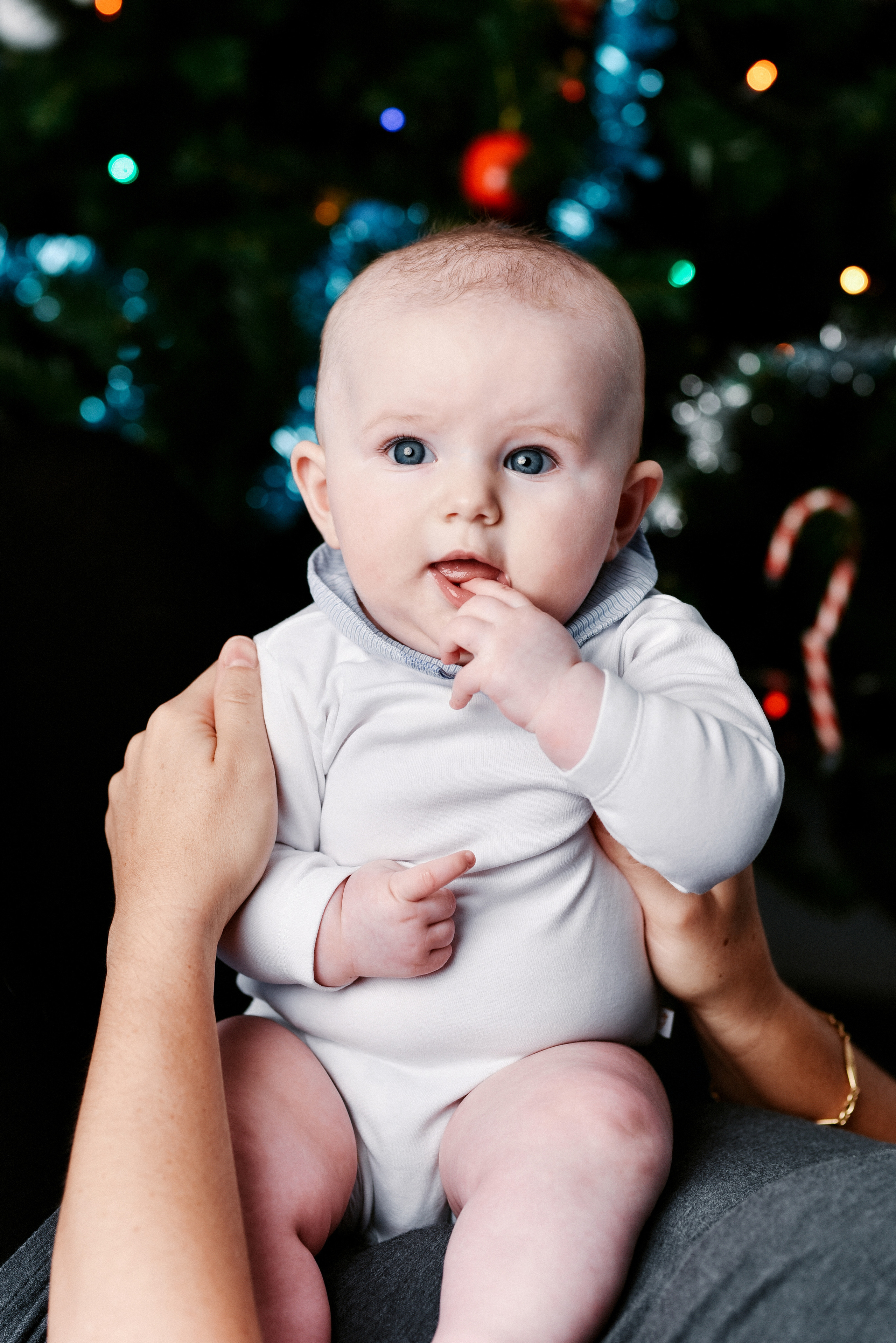 Charlotte and Bryan, At-home photo session. Photographer Katia Velich Toronto Oakville GTA