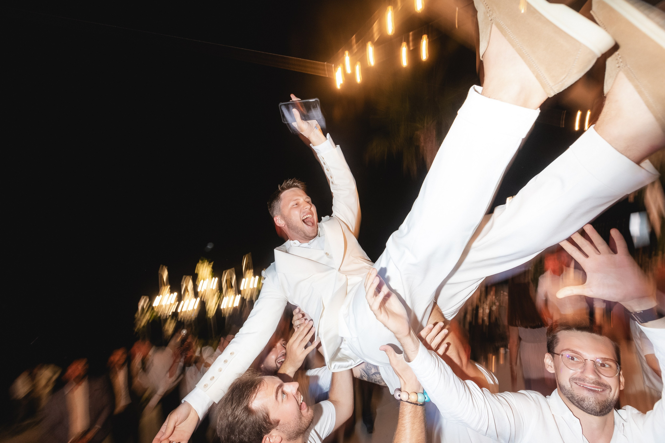 Worldwide wedding photographer