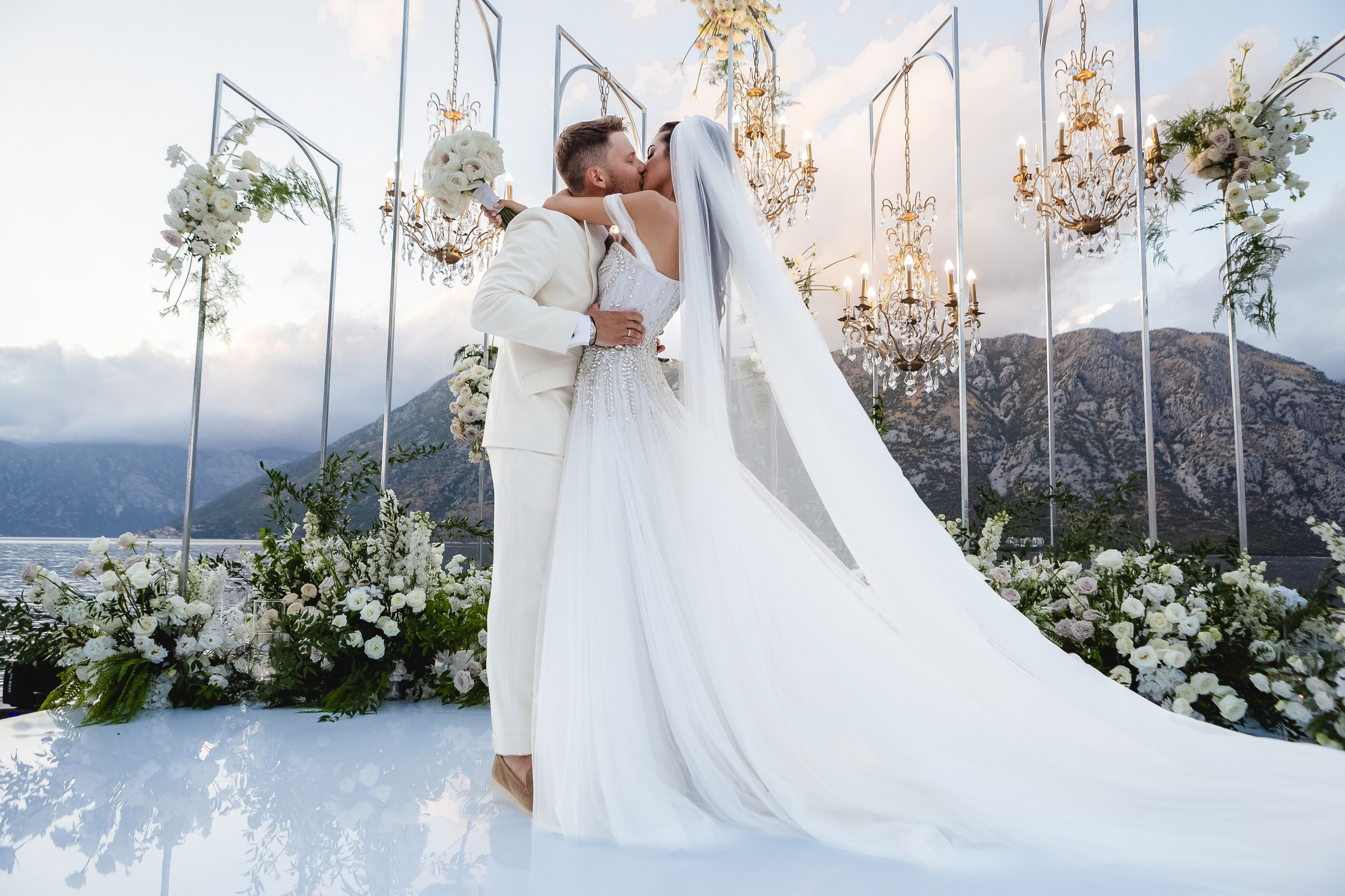 Worldwide wedding photographer