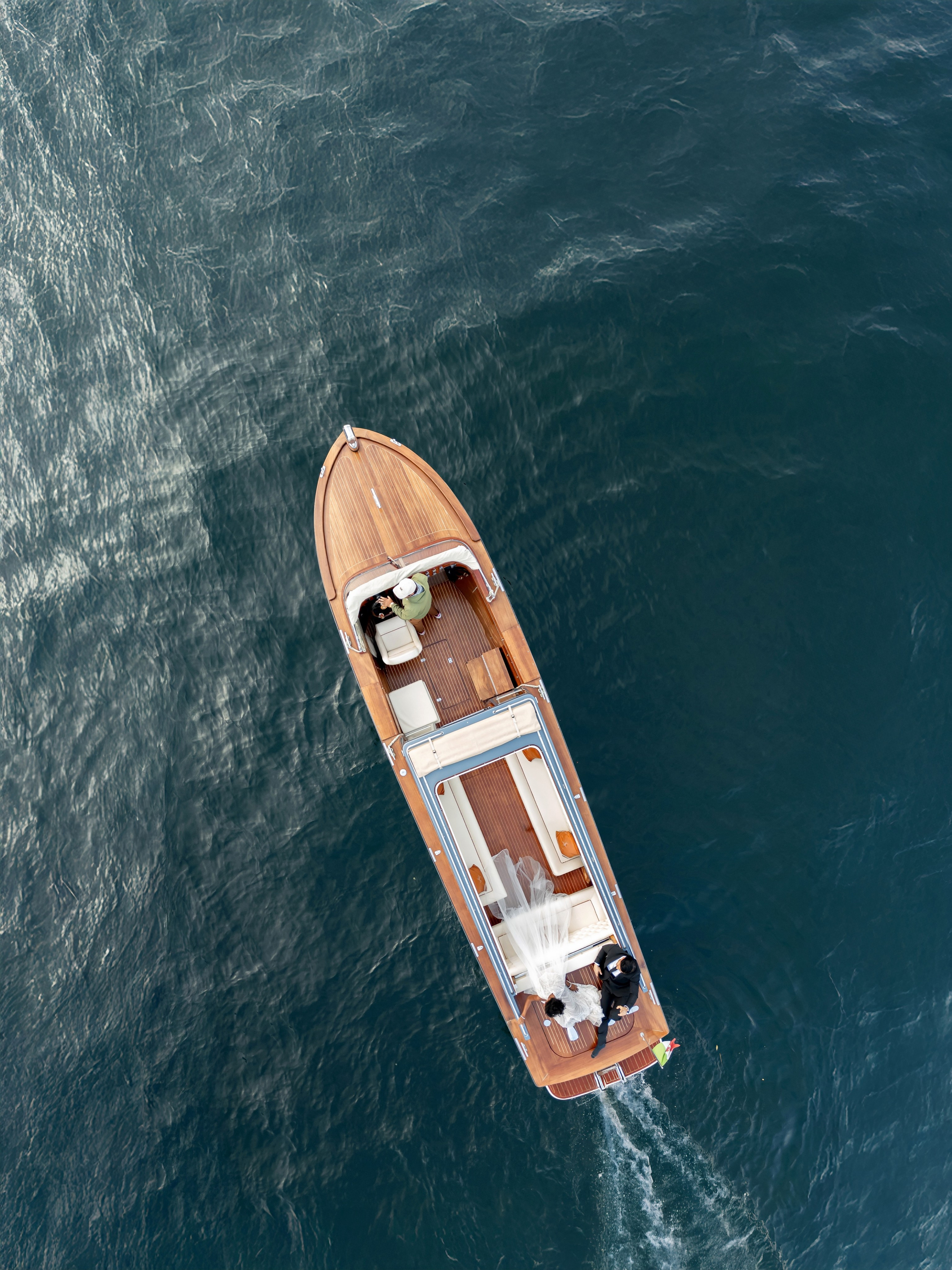 Worldwide wedding photographer