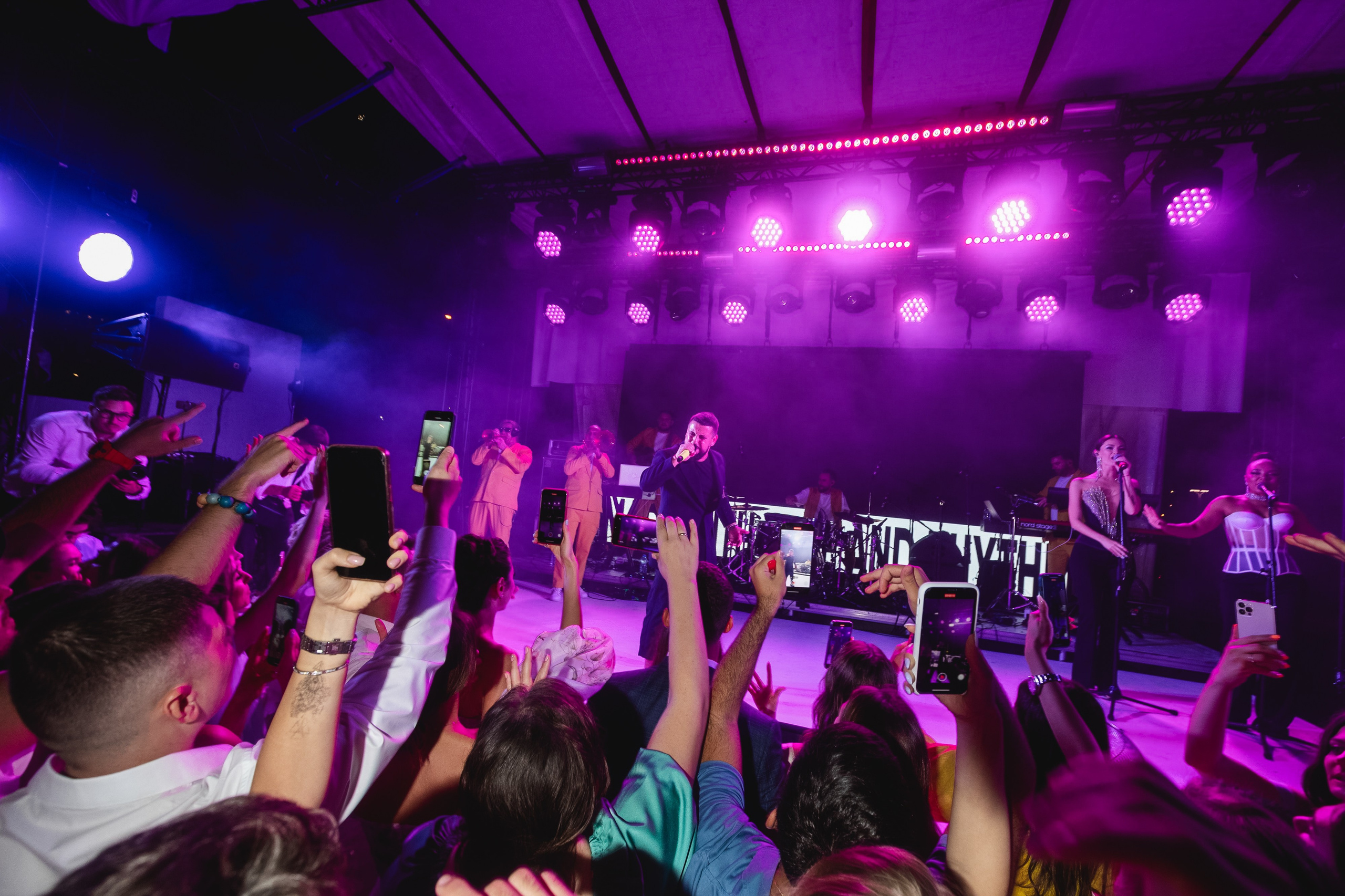 Worldwide wedding photographer