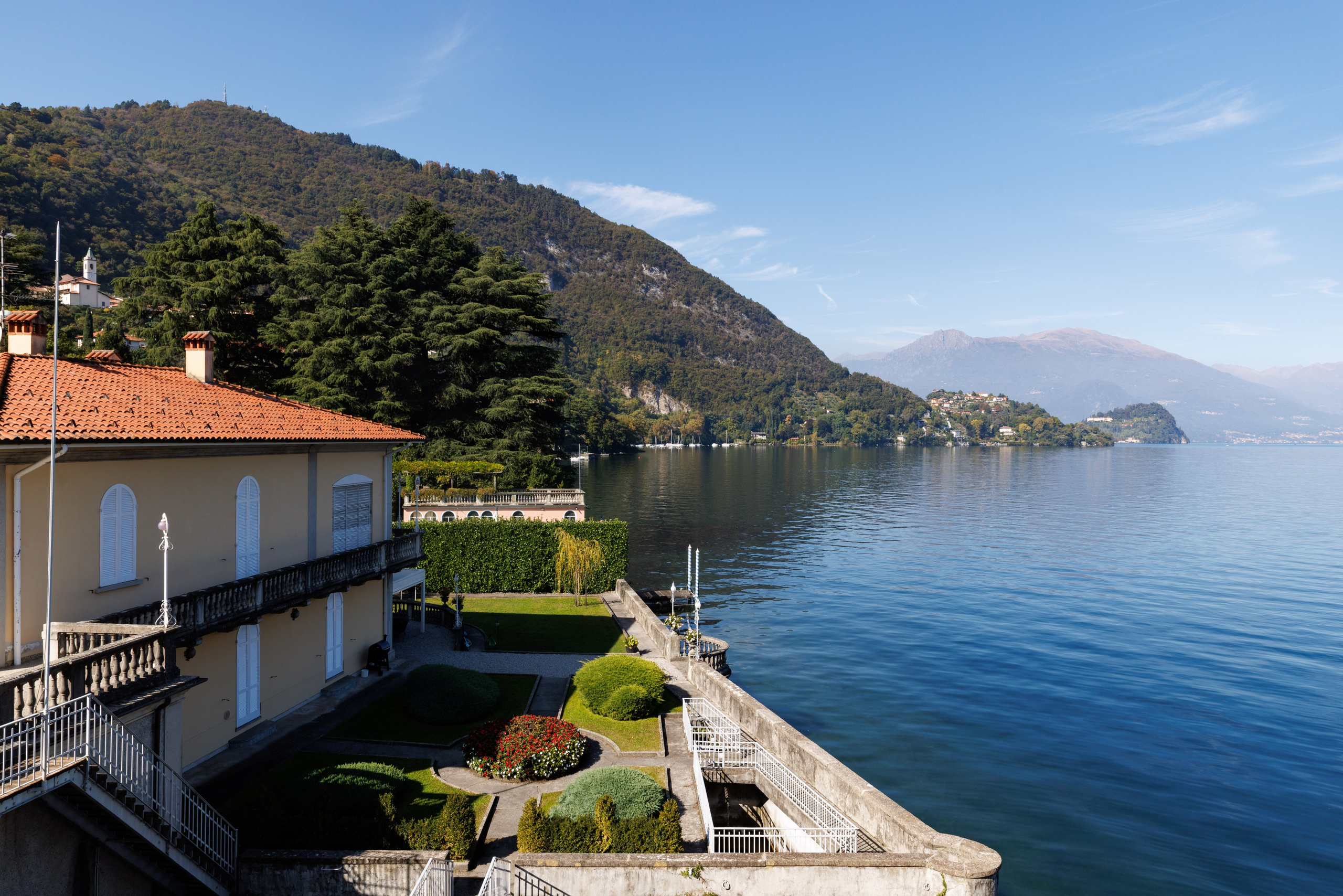 Worldwide wedding photographer