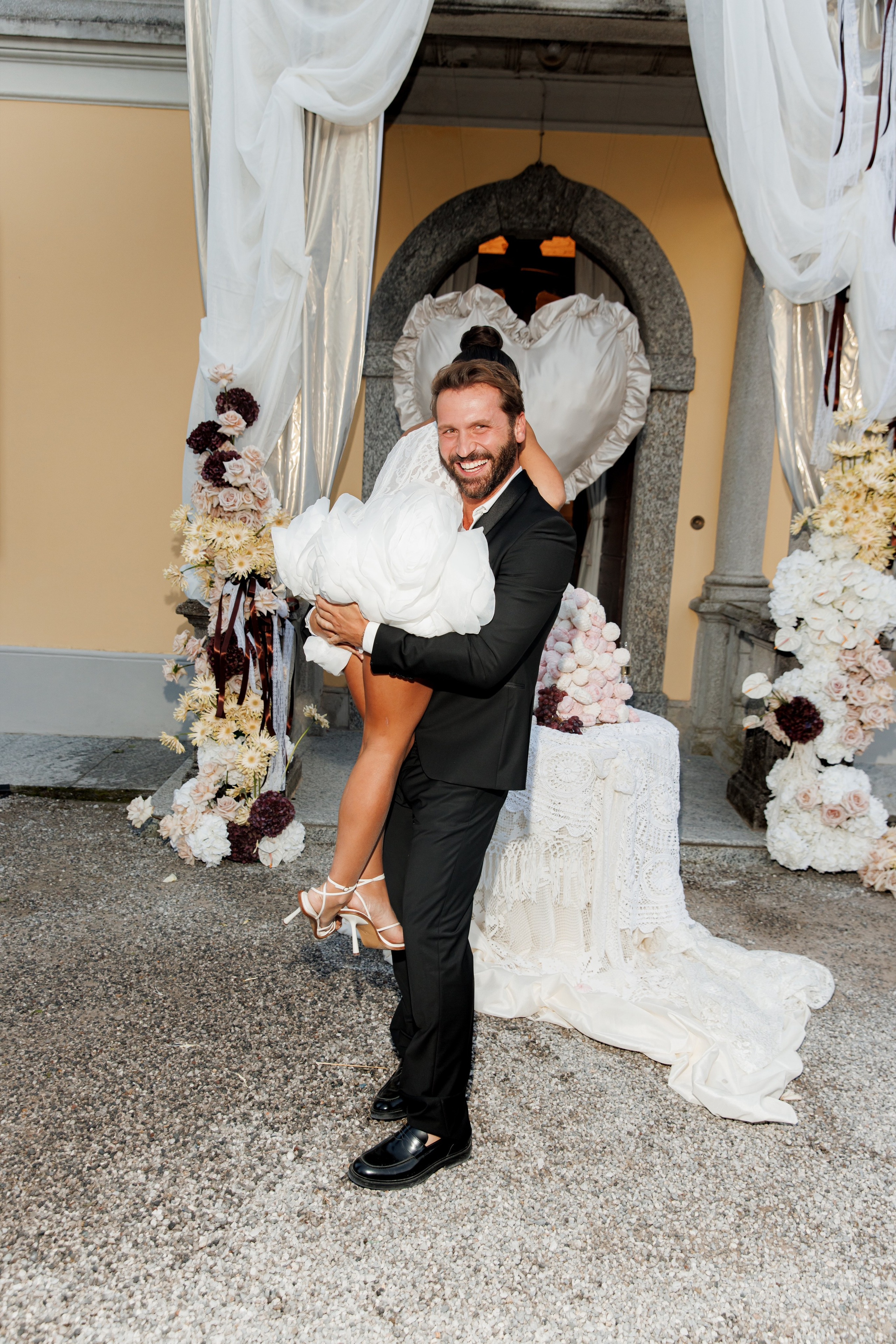 Worldwide wedding photographer