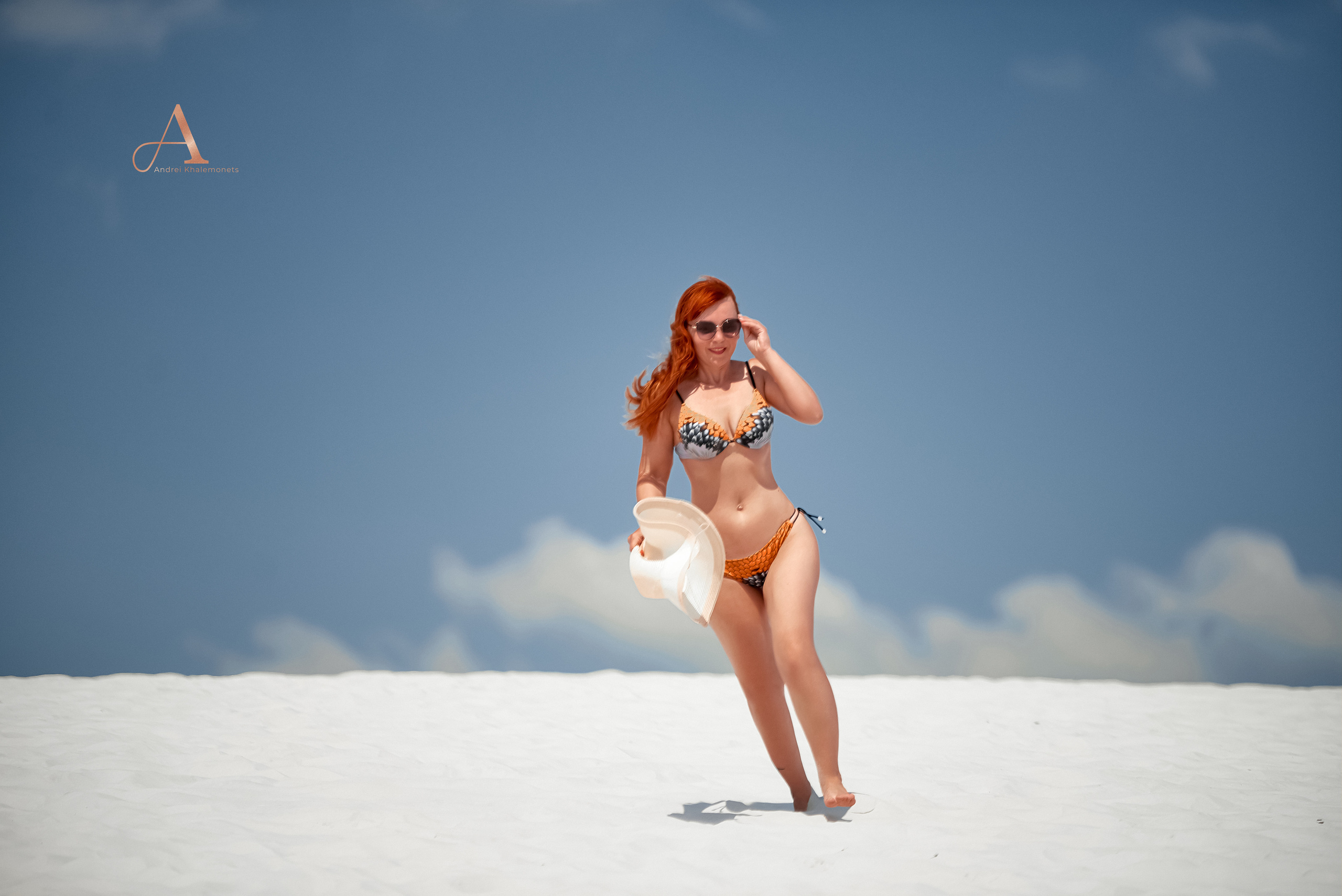 Фотосессия Мальдивы бегущая девушка по барханам Профессиональный фотограф Халемонец Андрей Кривой Рог, Днепр, Украина.