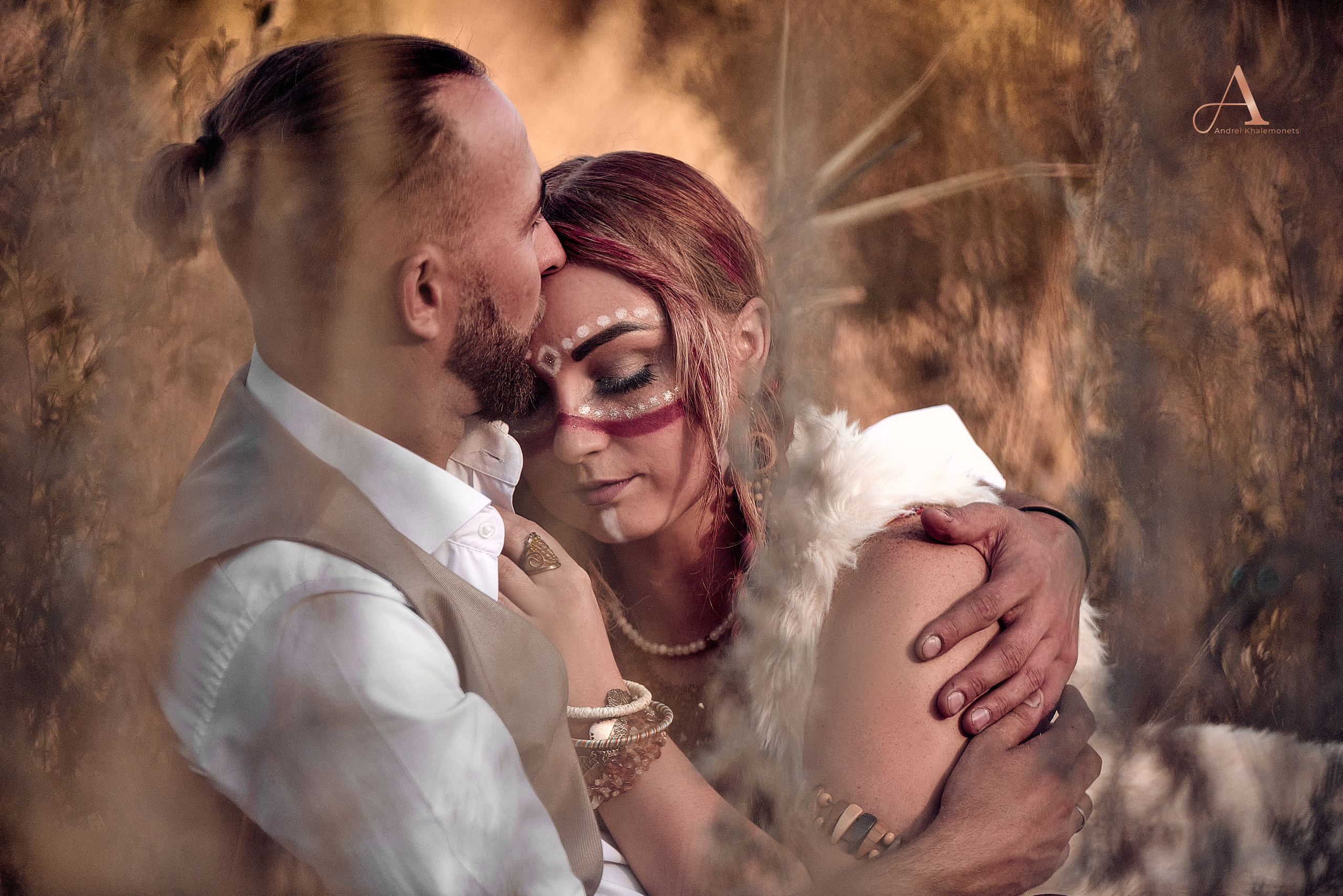 Фотосессия Love Story country style пара обнимается Профессиональный фотограф Халемонец Андрей Кривой Рог, Днепр, Украина.