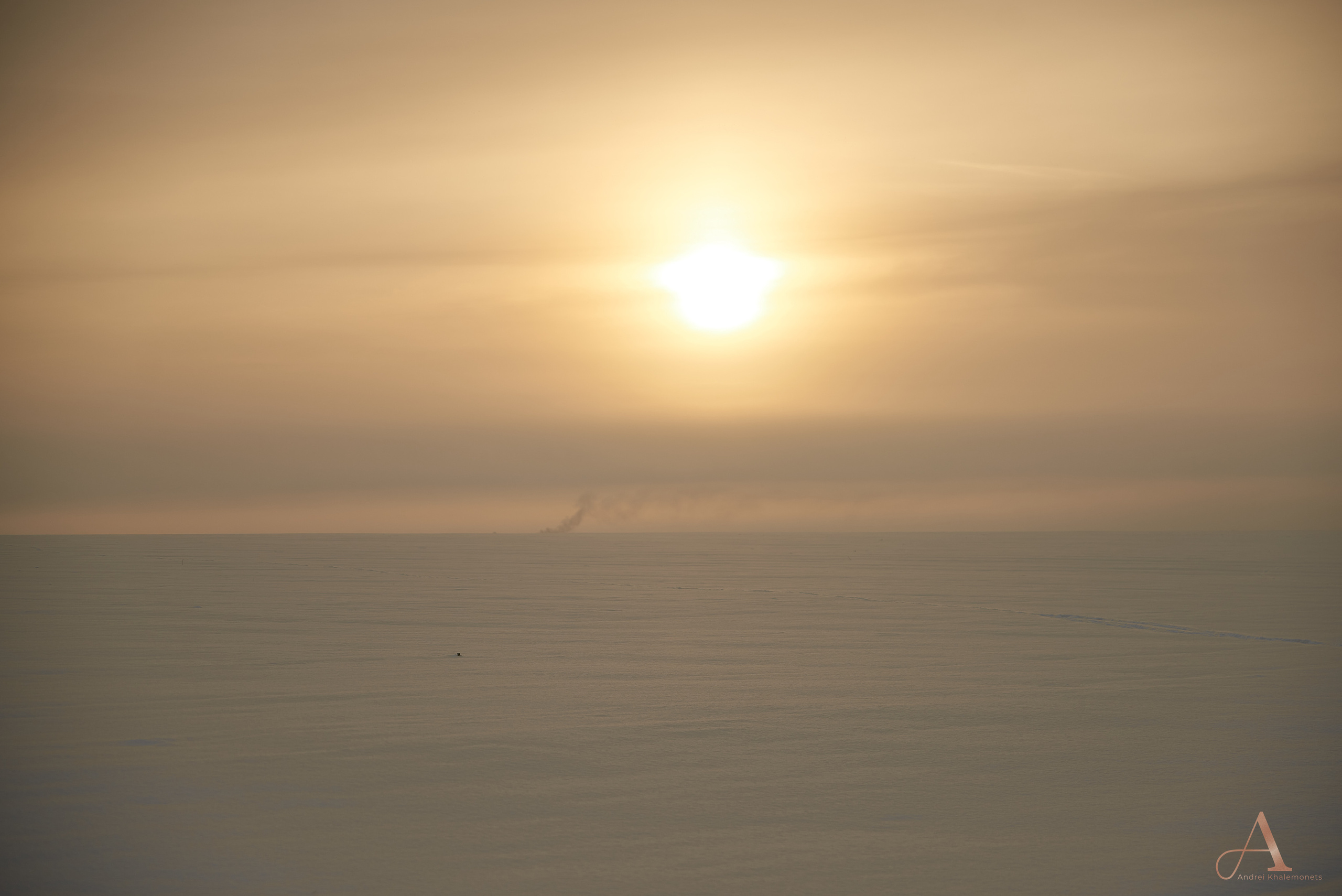 Утро, зима ,снег, рассвет в поле.