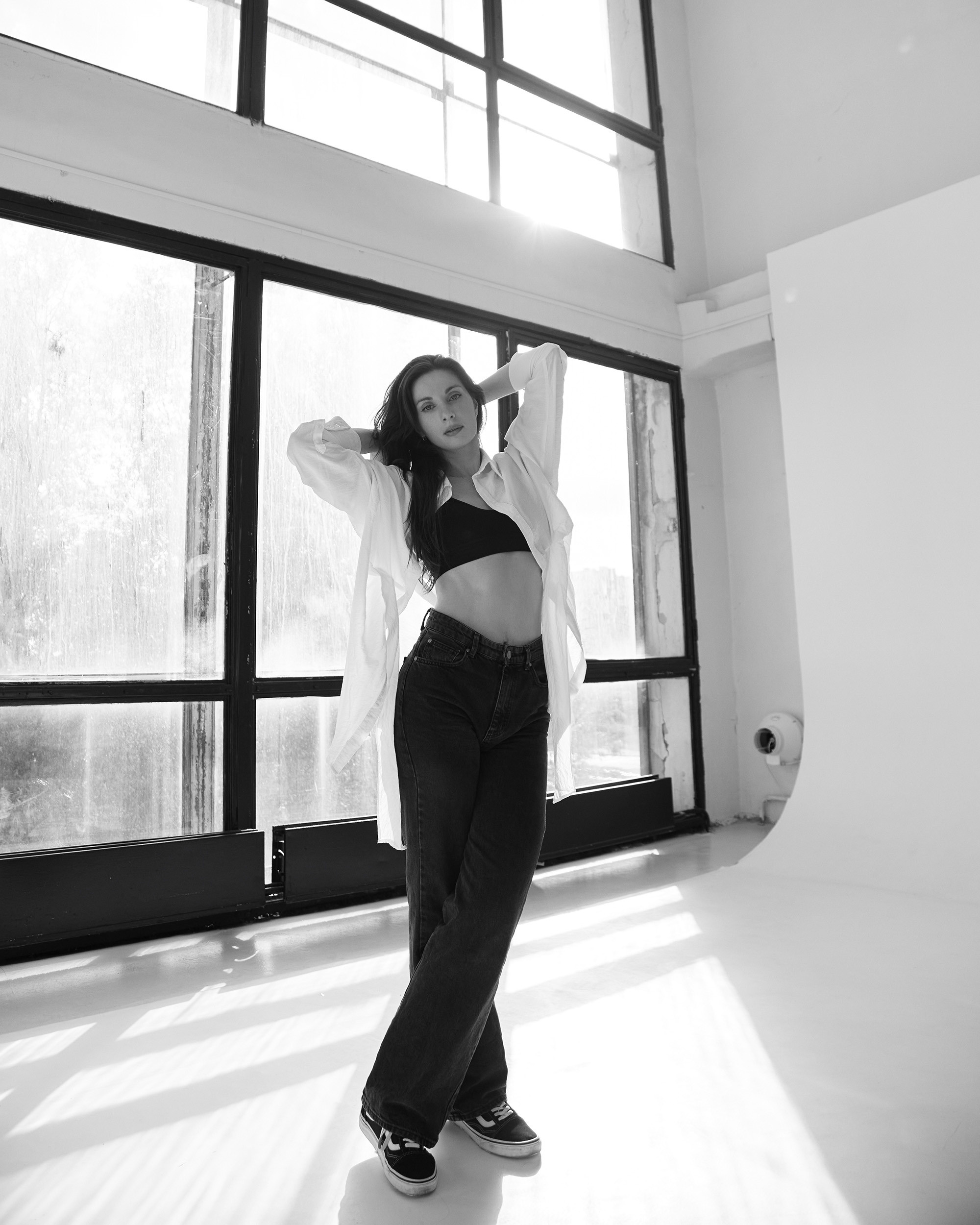 Elegant indoor portraits. Fashion and portrait photographer Inga Makeyeva