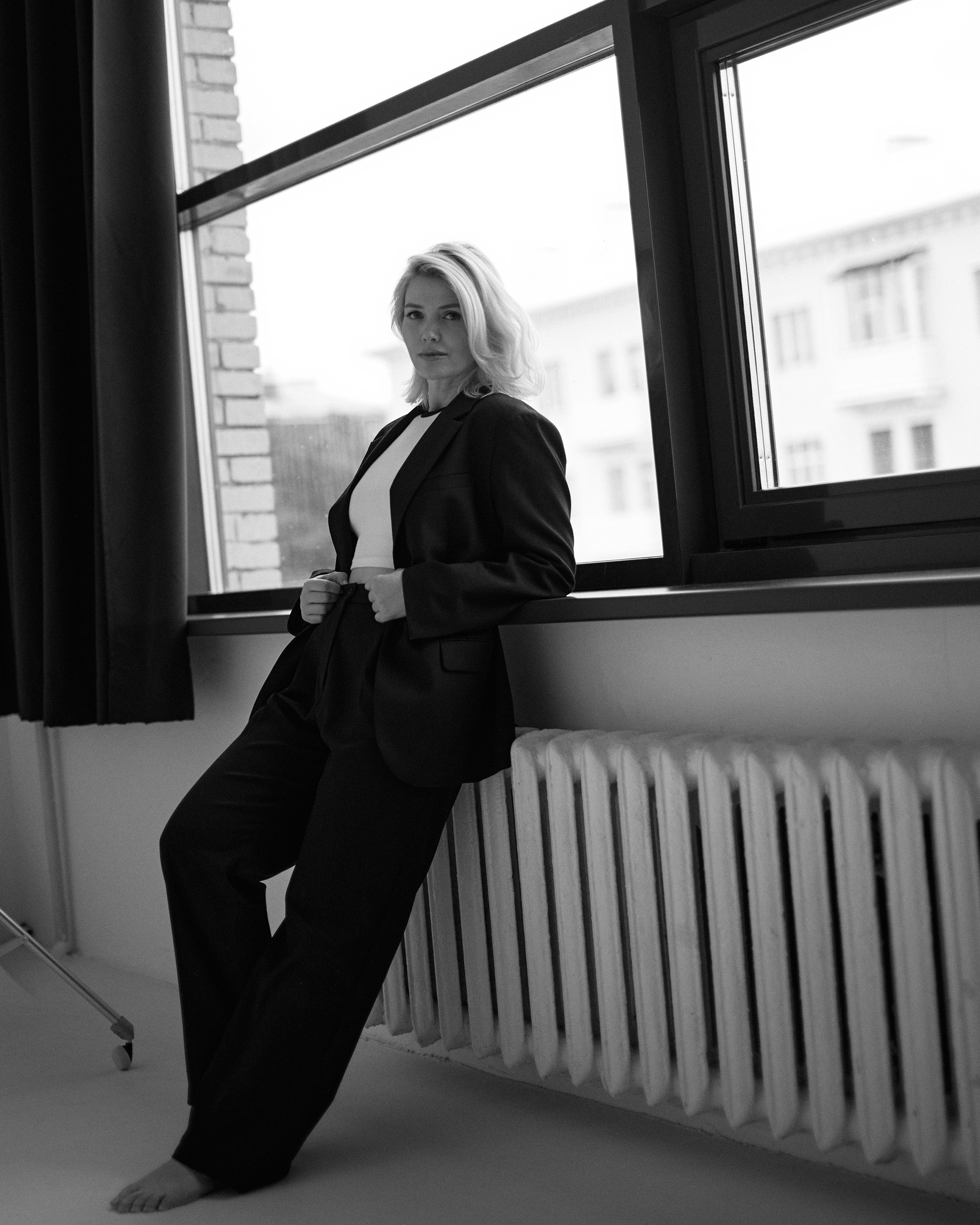 Elegant indoor portraits. Fashion and portrait photographer Inga Makeyeva