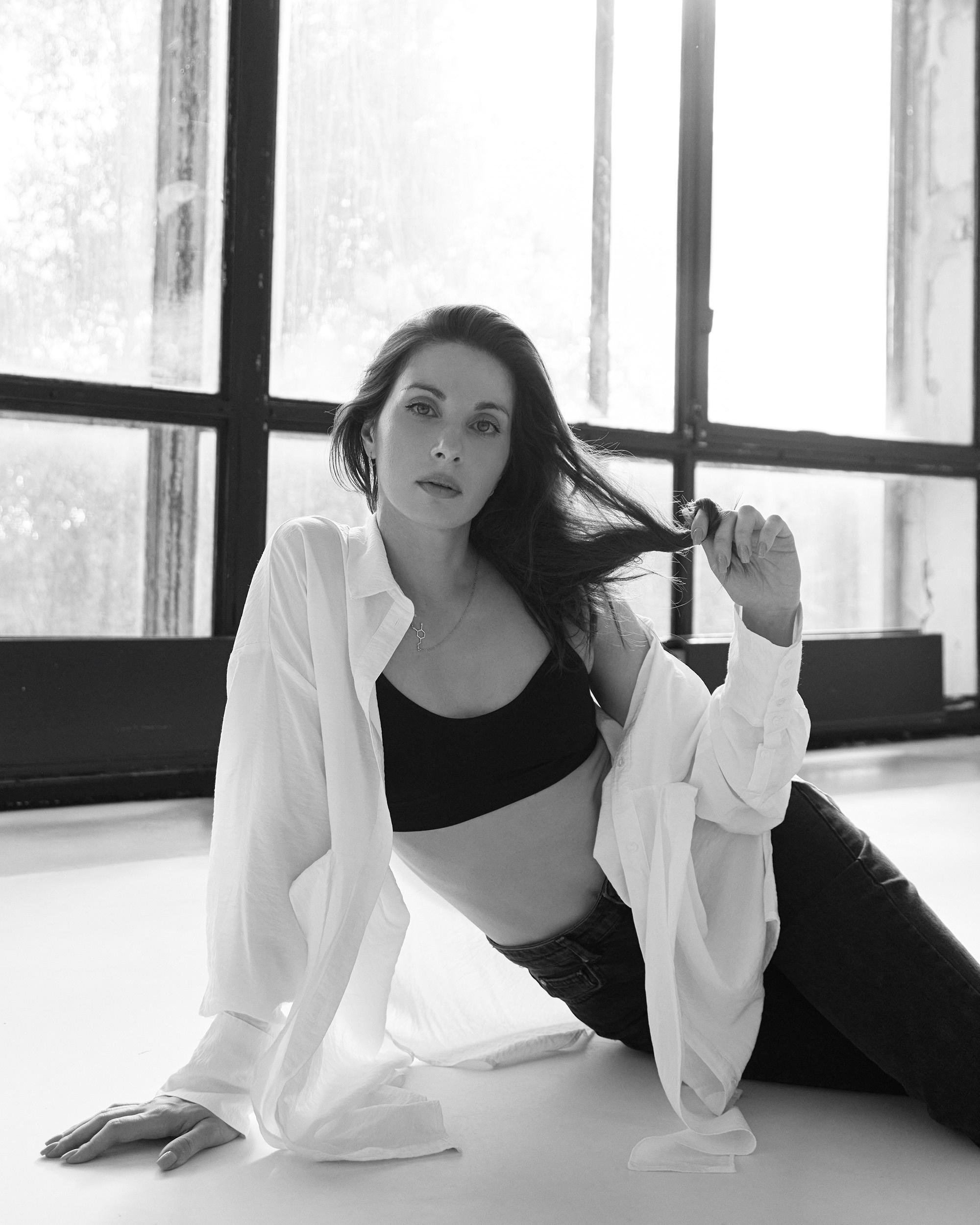 Elegant indoor portraits. Fashion and portrait photographer Inga Makeyeva