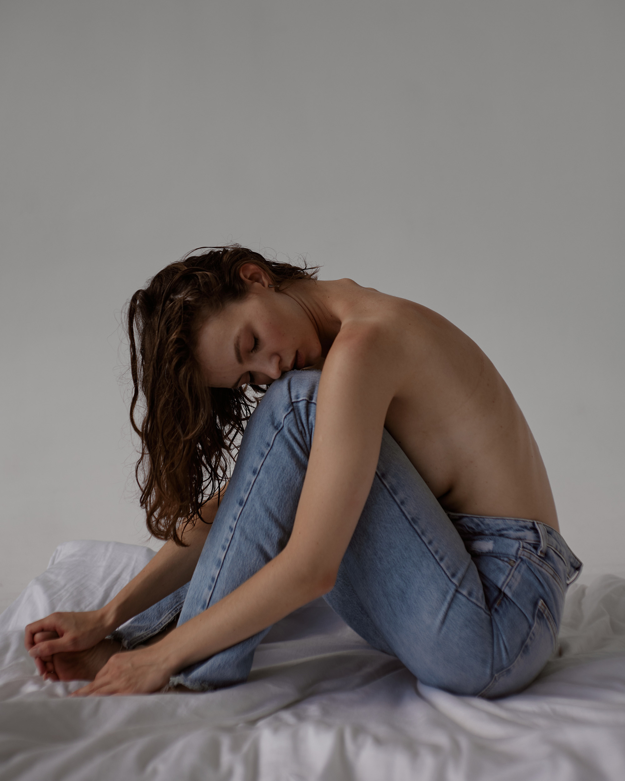 Elegant indoor portraits. Fashion and portrait photographer Inga Makeyeva