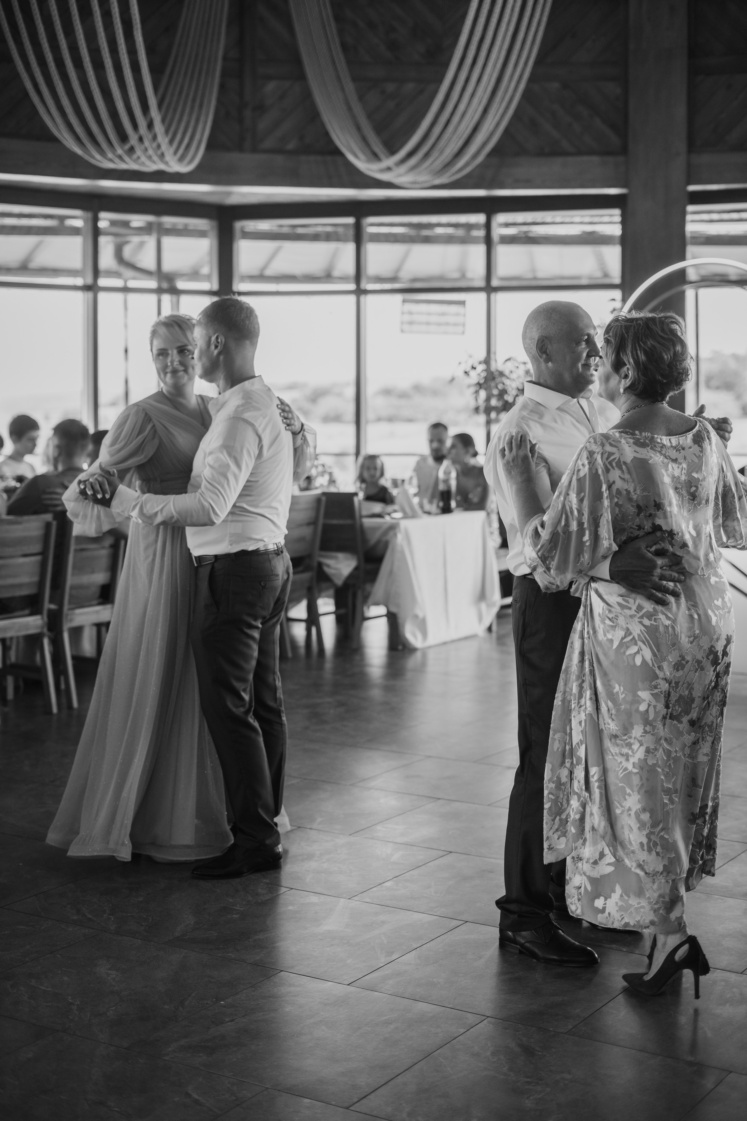 Вікторія та Роман. Весільний фотограф Сергій Черепанов - Львів, Київ, Кропивницький