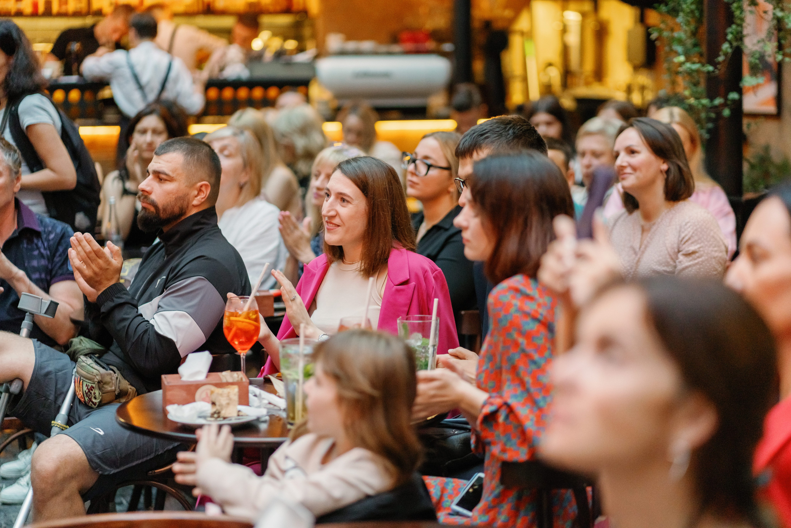 #ДашаЧитає. Весільний фотограф Сергій Черепанов - Львів, Київ, Кропивницький