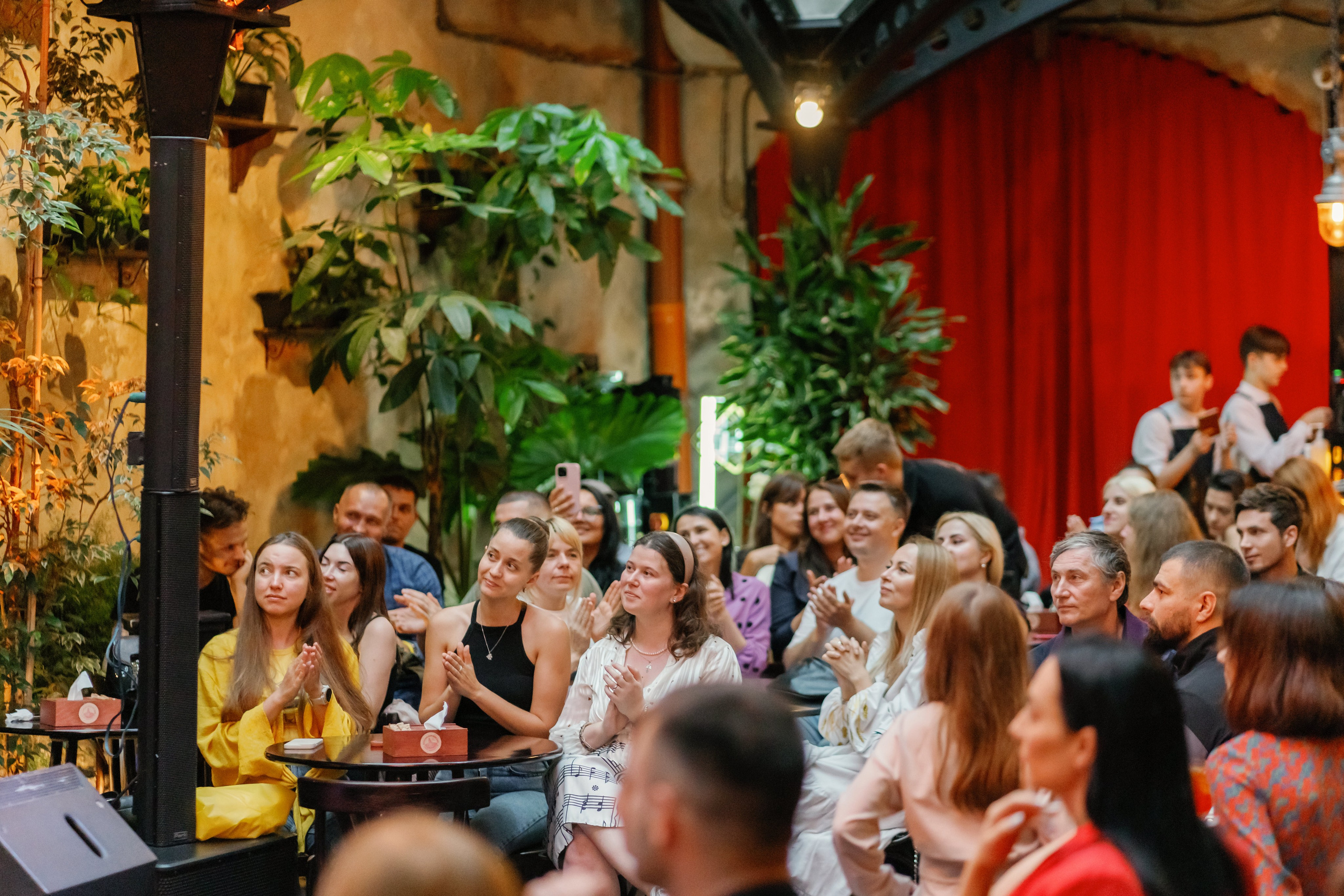 #ДашаЧитає. Весільний фотограф Сергій Черепанов - Львів, Київ, Кропивницький