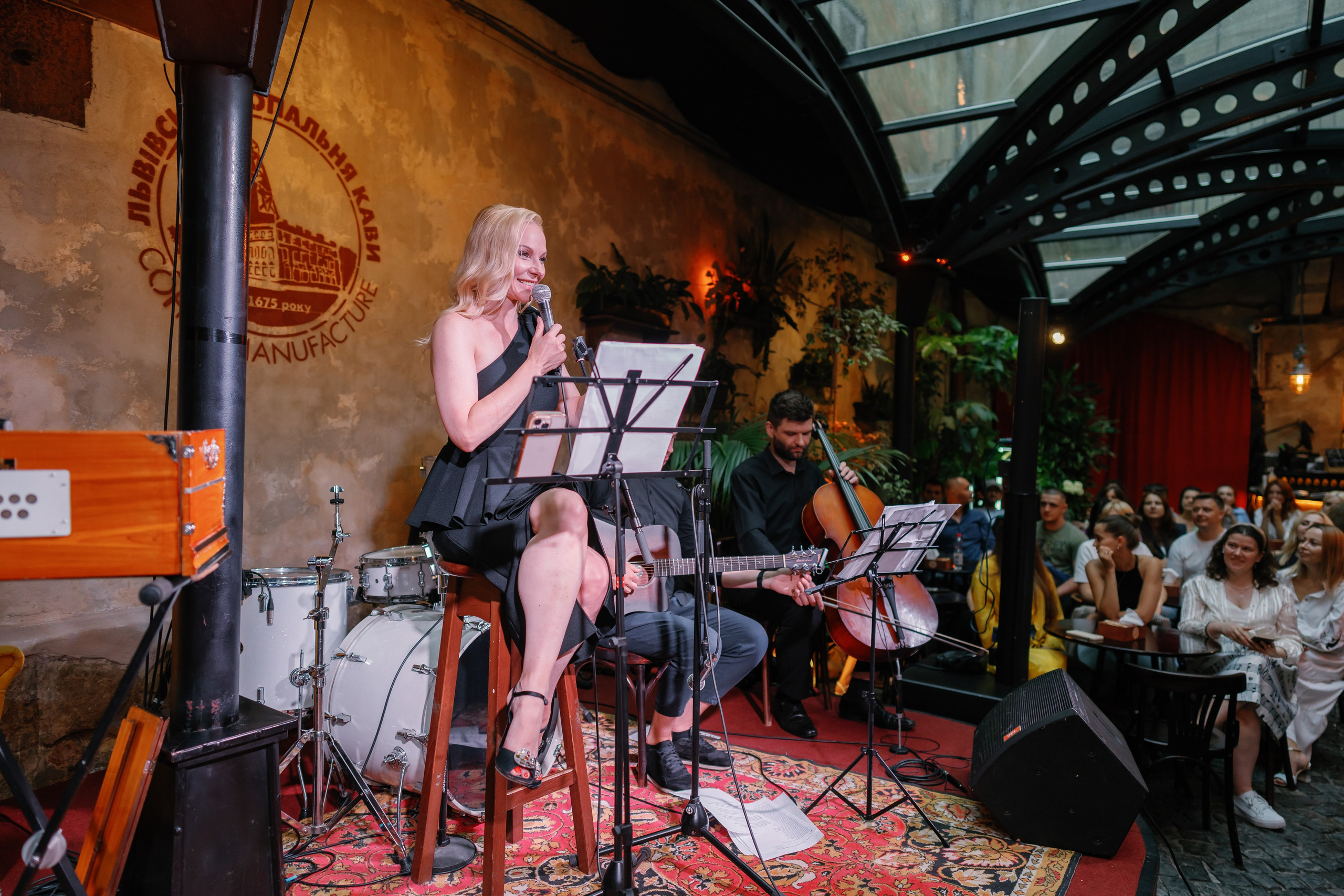 #ДашаЧитає. Весільний фотограф Сергій Черепанов - Львів, Київ, Кропивницький