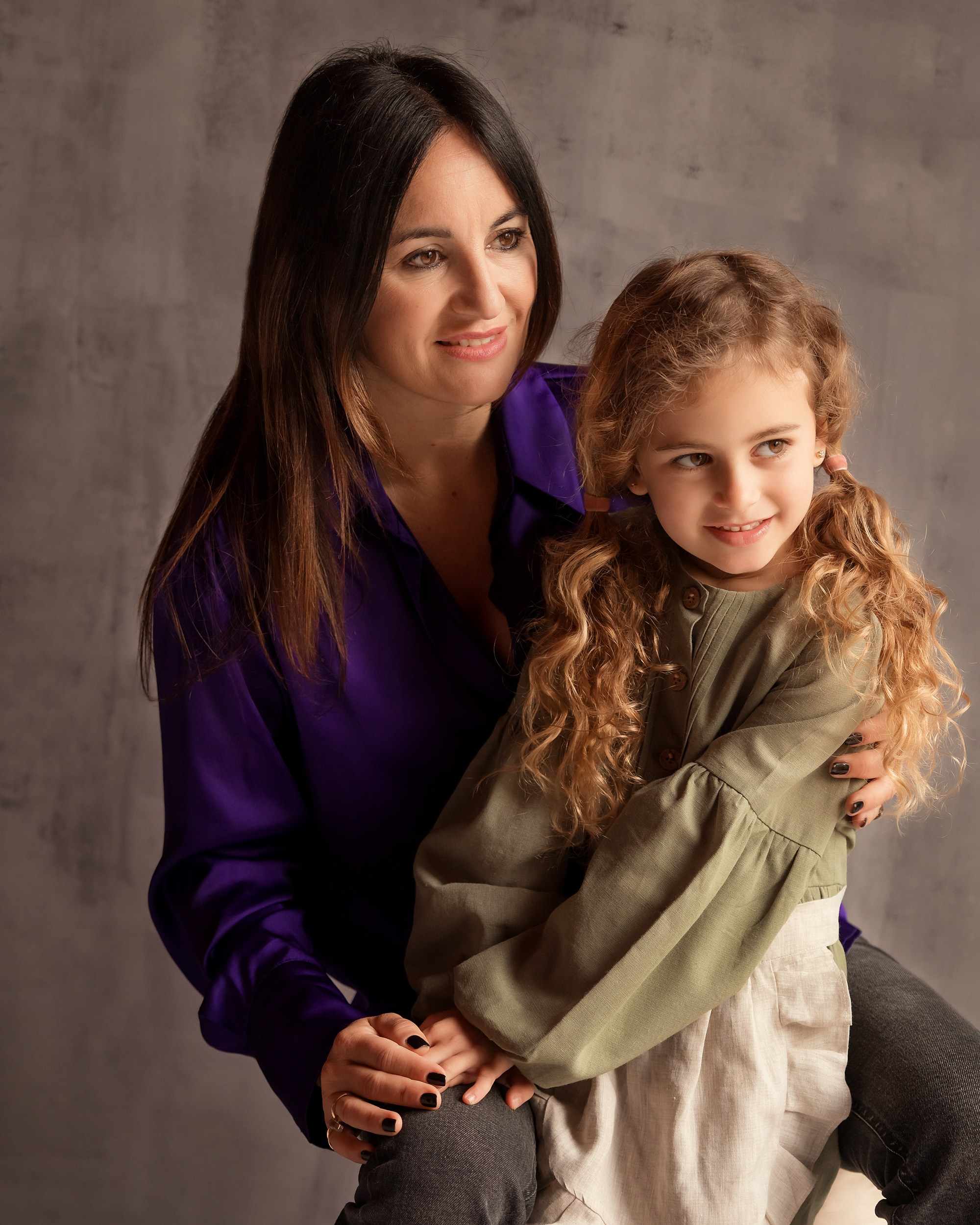 BABY & MOM, FAMILY. Fotografa a Riccione, ritratti di bambini e famiglia, animali domestici