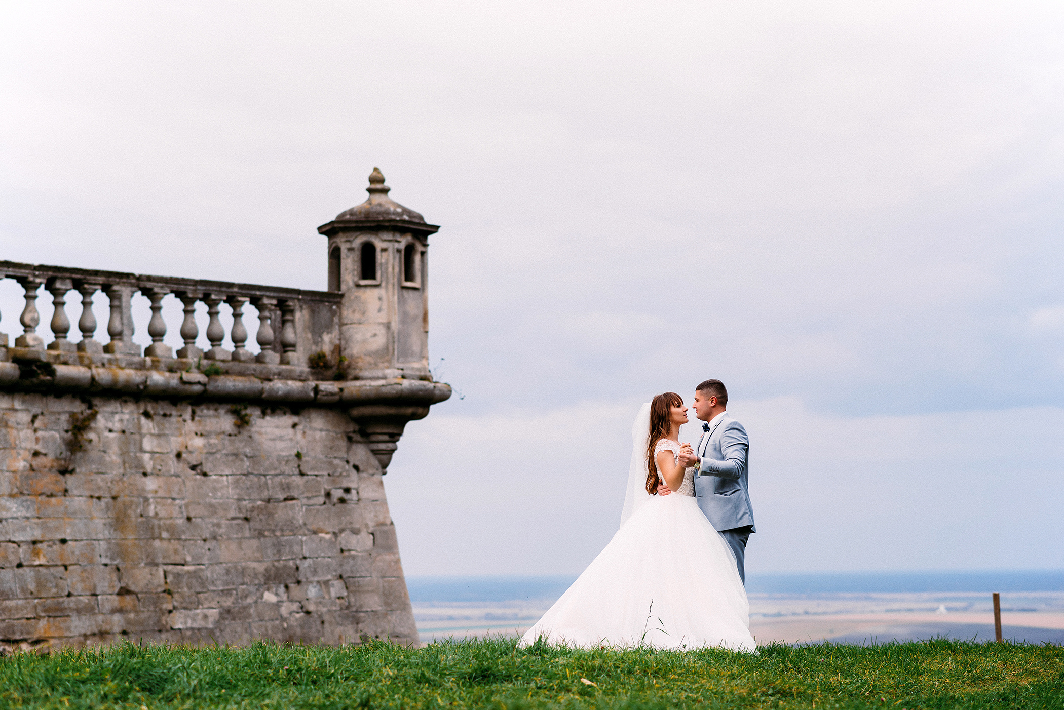 Крута зйомка в Підгорецькому замку. Весільний фотограф | Рівне | Львів | Ваш фотограф на весілля