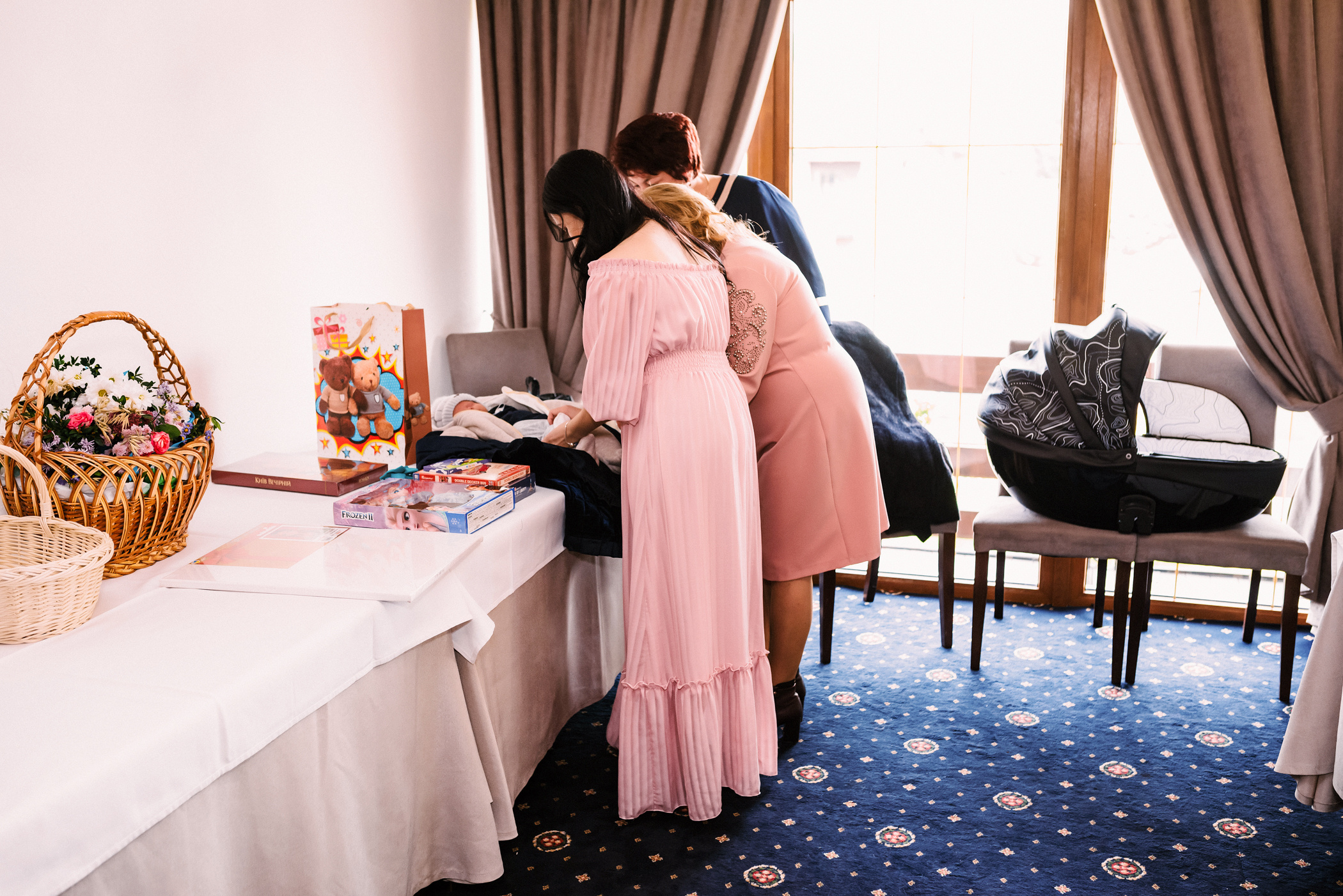 Хрещення маленького янголятка. Весільний фотограф | Рівне | Львів | Ваш фотограф на весілля