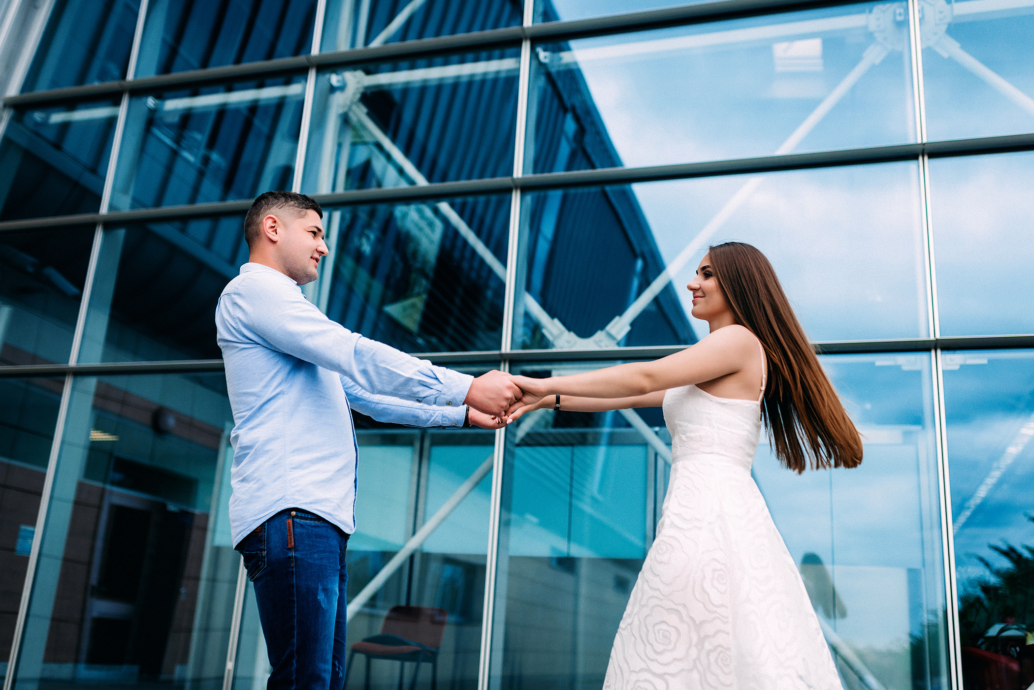 Історія закоханих в аеропорту. Весільний фотограф | Рівне | Львів | Ваш фотограф на весілля