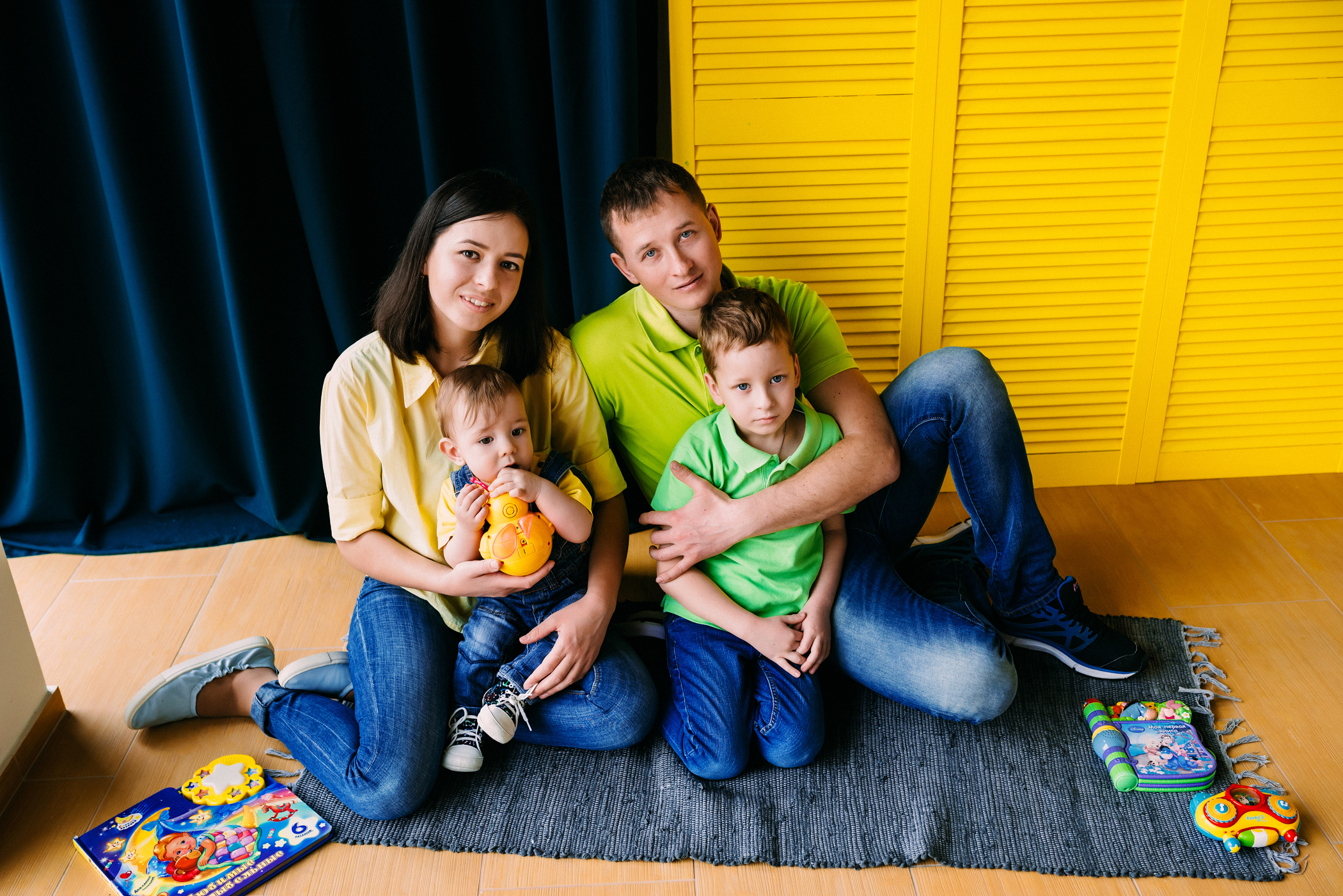 Сімейна зйомка в студії. Весільний фотограф | Рівне | Львів | Ваш фотограф на весілля