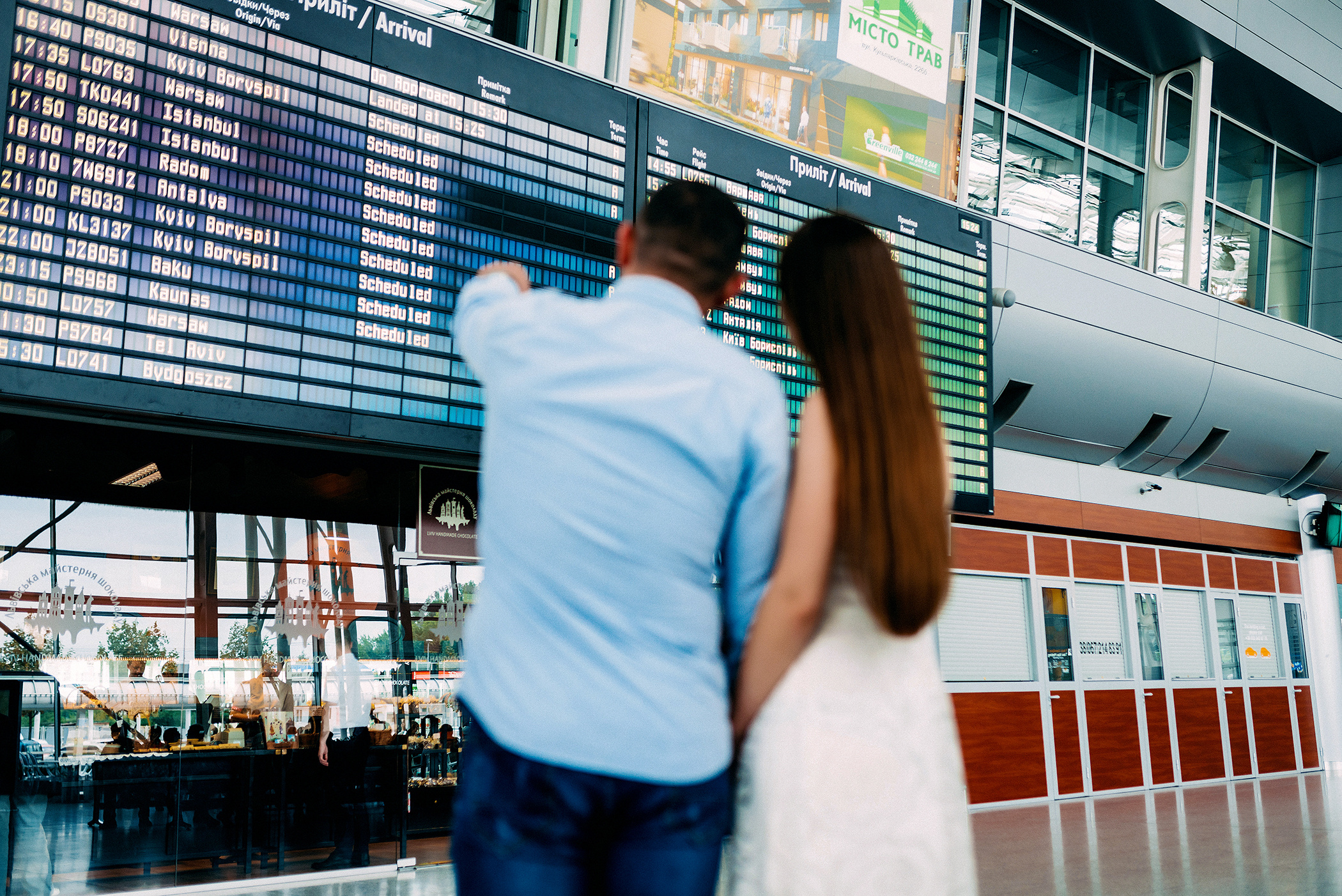Історія закоханих в аеропорту. Весільний фотограф | Рівне | Львів | Ваш фотограф на весілля