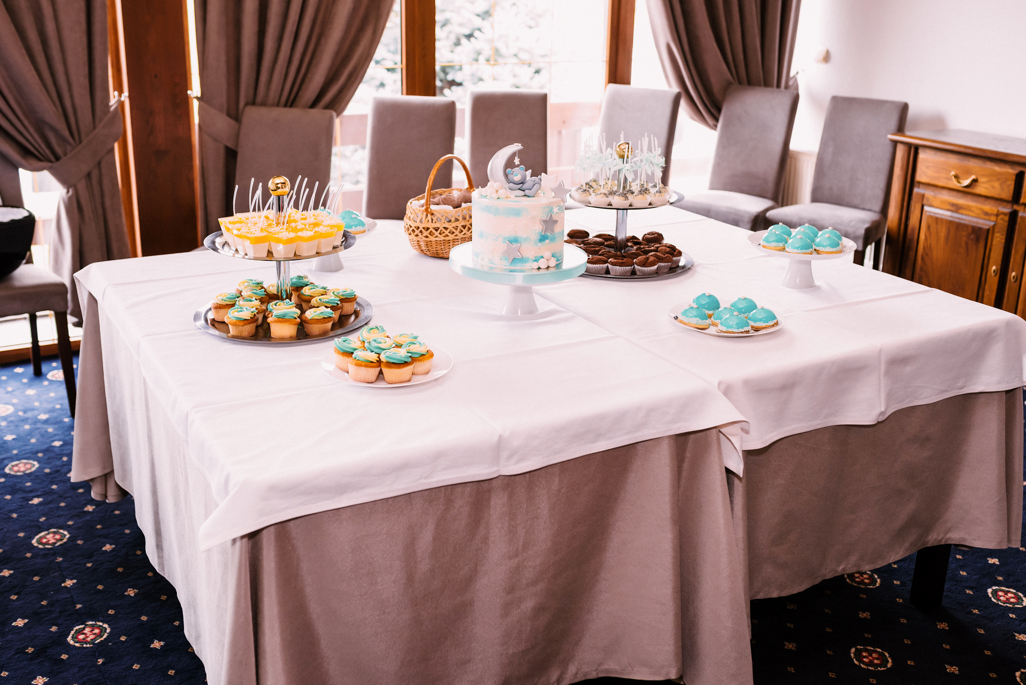 Хрещення маленького янголятка. Весільний фотограф | Рівне | Львів | Ваш фотограф на весілля